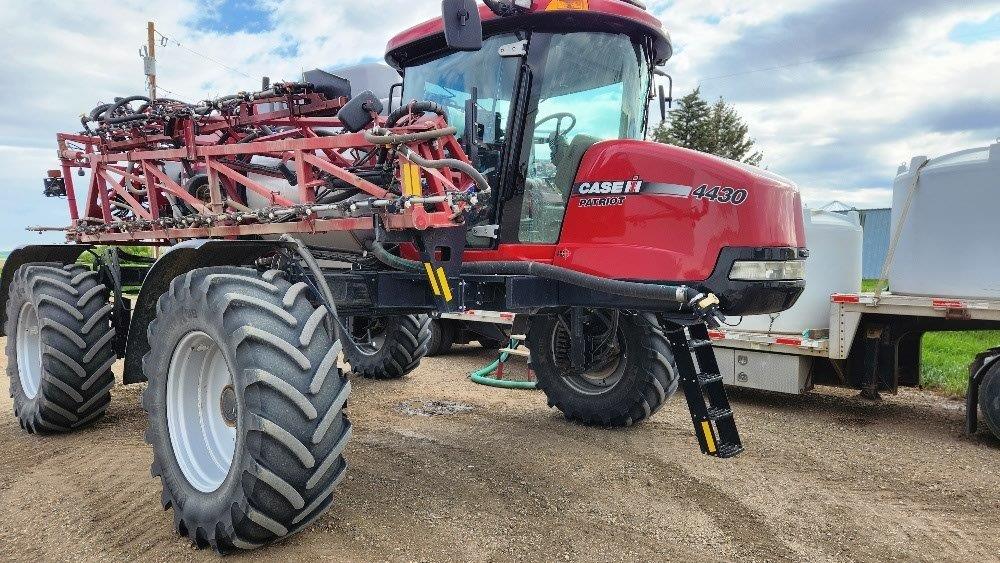 2014 Case 4430-120 Sprayer/High Clearance