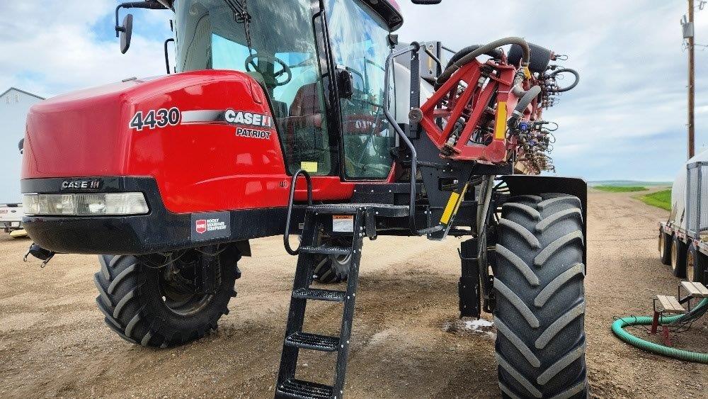 2014 Case 4430-120 Sprayer/High Clearance