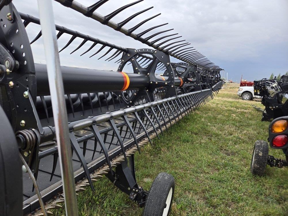 2015 MacDon D65-40 Header Combine