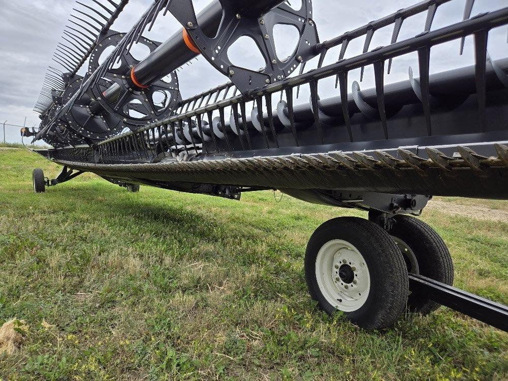 2015 MacDon D65-40 Header Combine