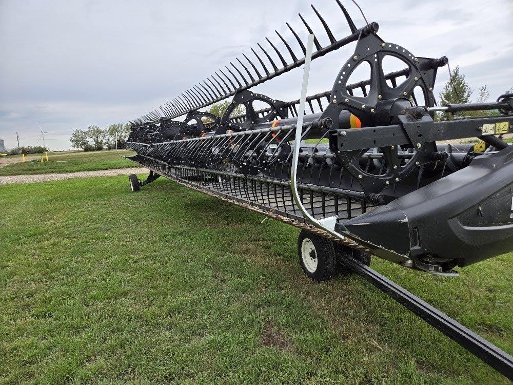 2015 MacDon D65-40 Header Combine