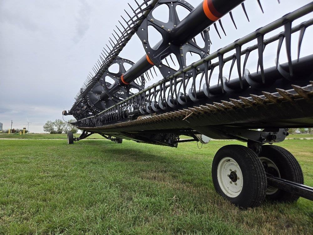 2015 MacDon D65-40 Header Combine