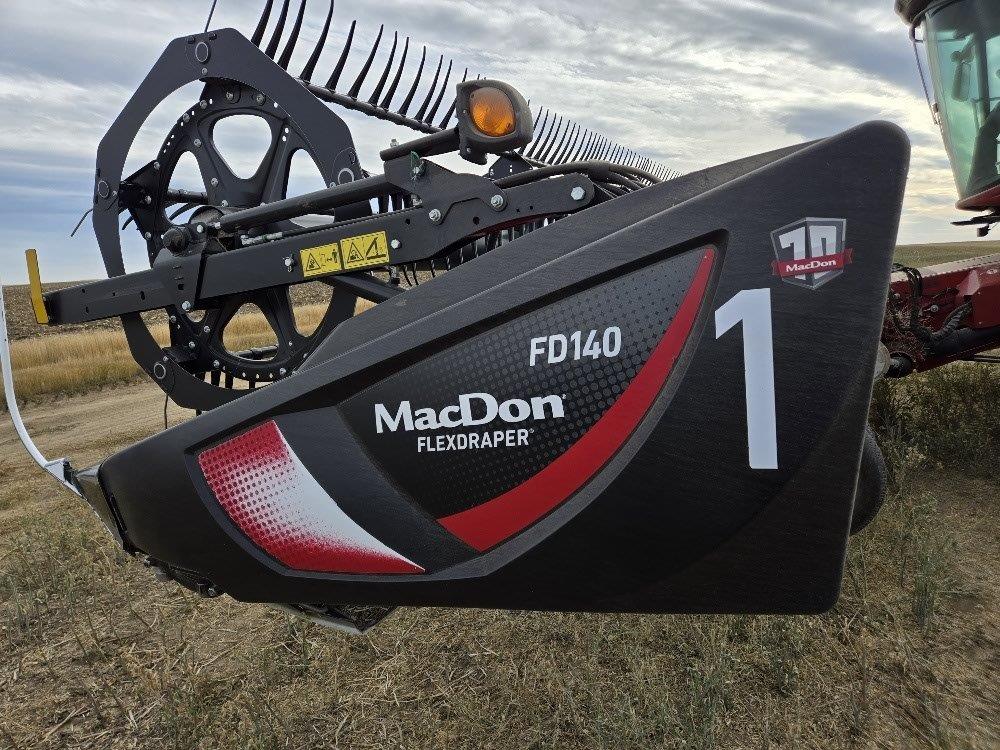 2019 MacDon FD140 Header Combine