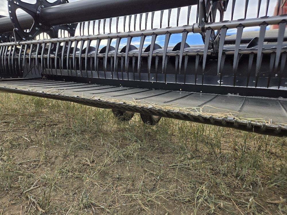 2019 MacDon FD140 Header Combine