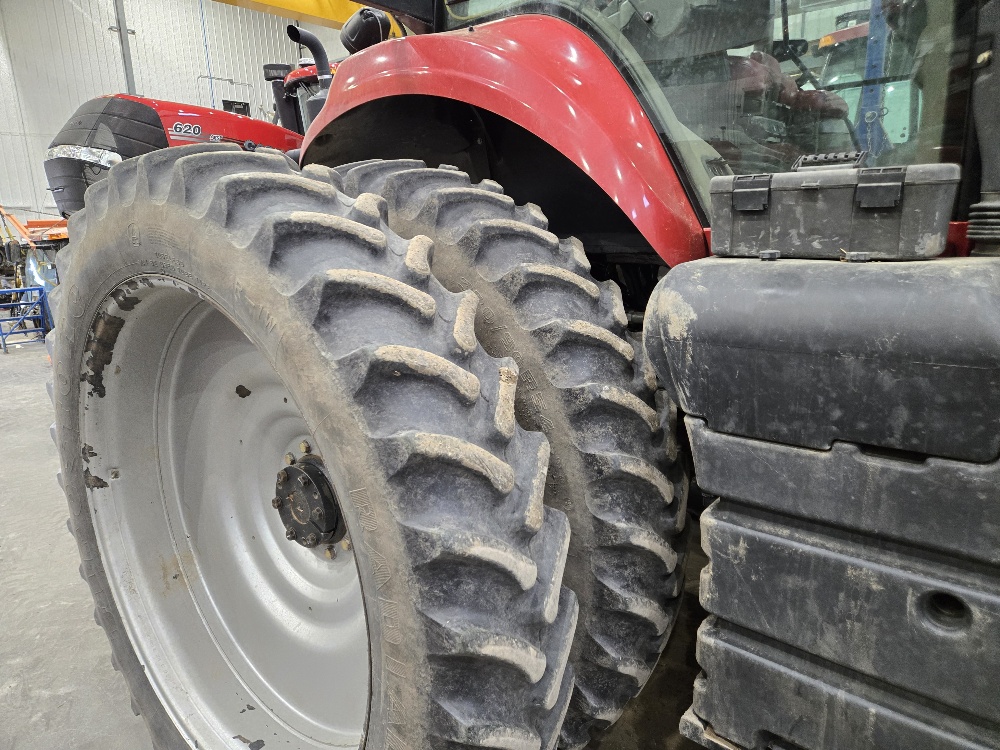 2014 Case MAG260 Tractor