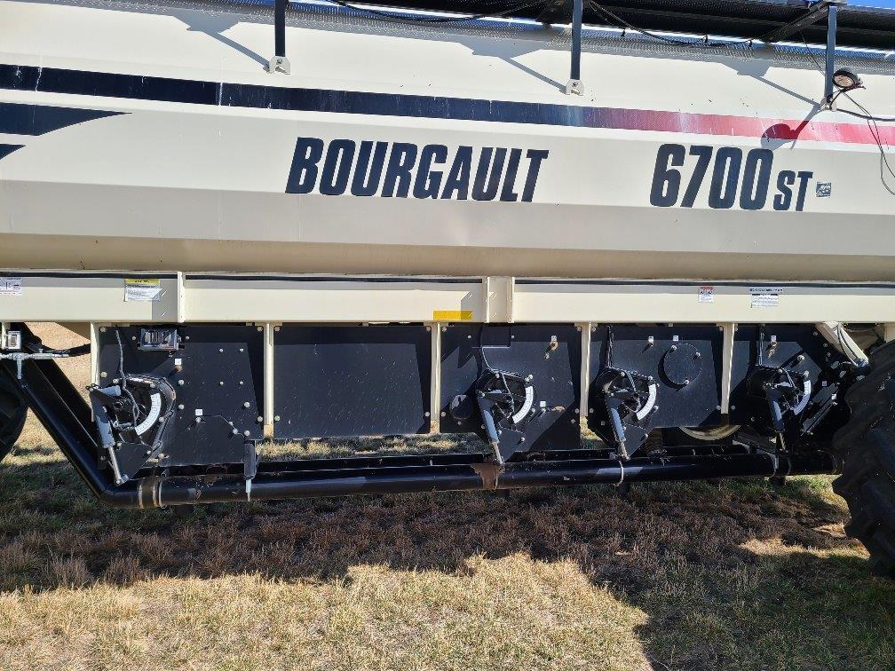 2012 Bourgault 6700 Seeding Tool