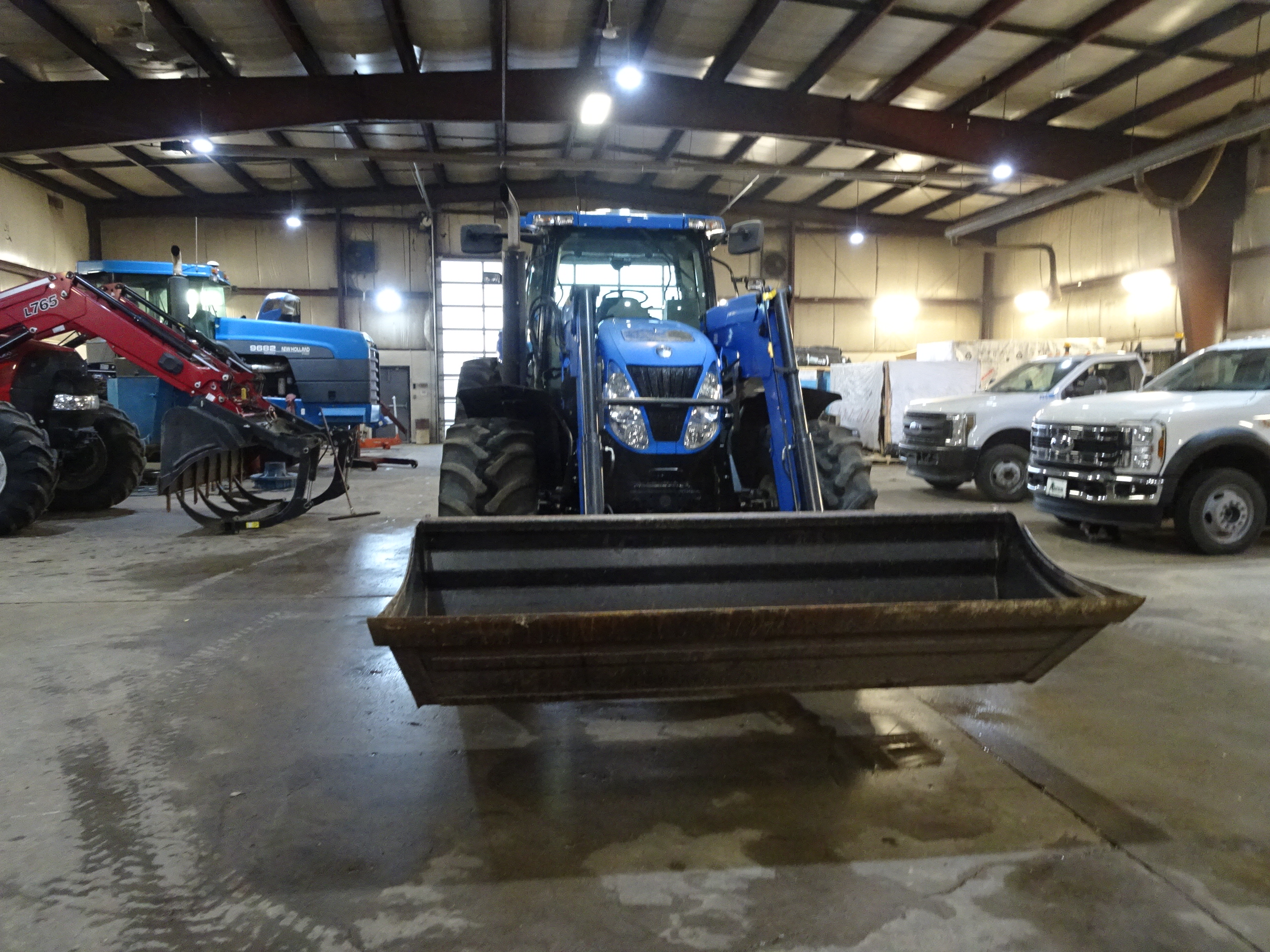 2007 New Holland T7040 Tractor