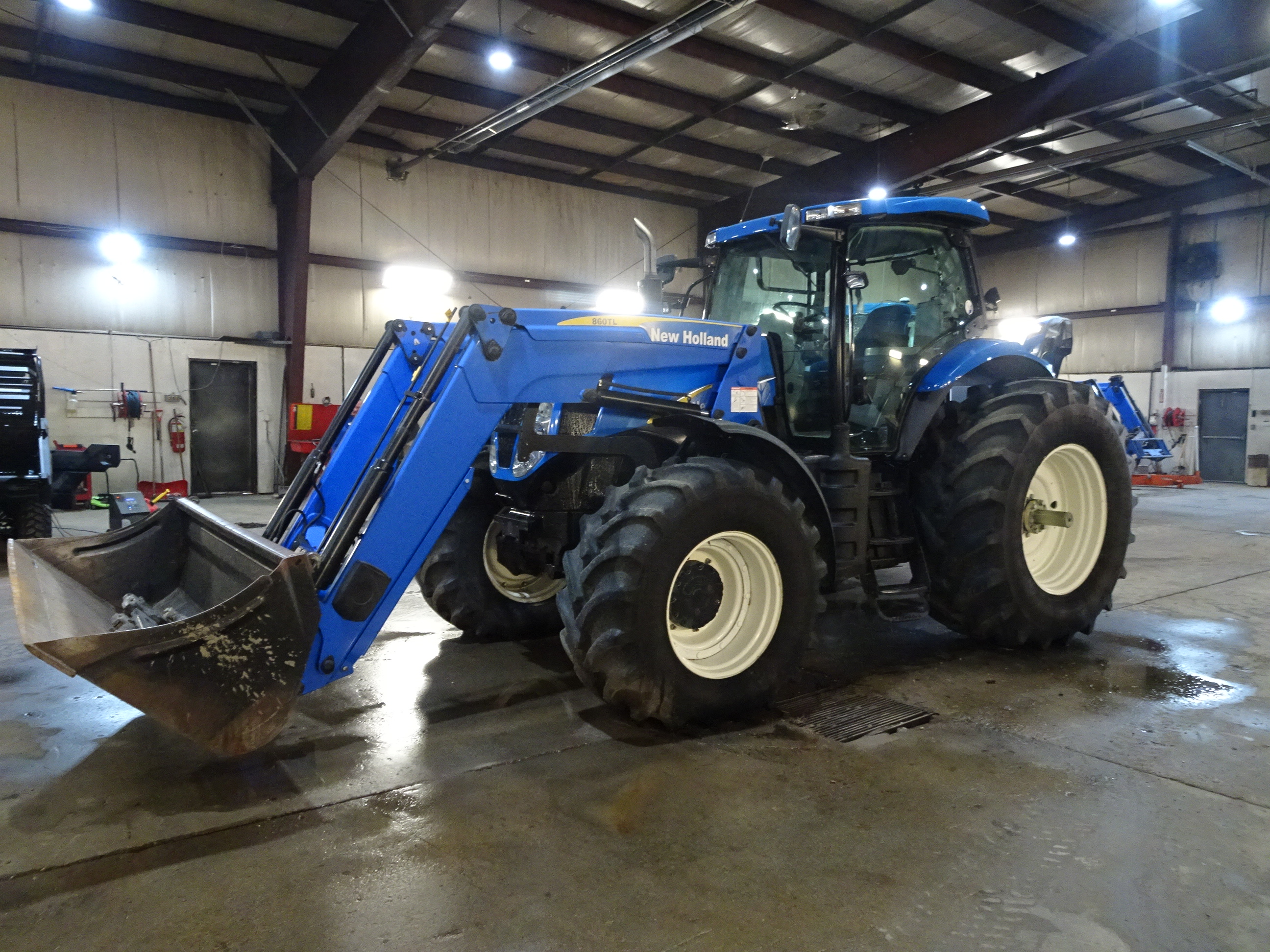 2007 New Holland T7040 Tractor