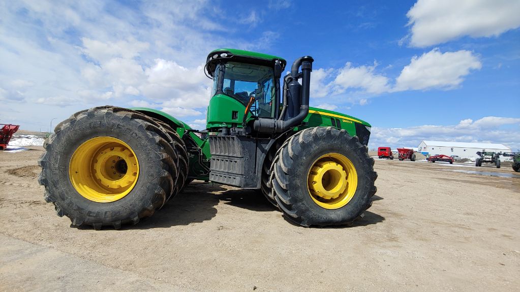 2012 John Deere 9560R Tractor 4WD