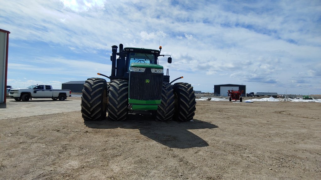 2012 John Deere 9560R Tractor 4WD