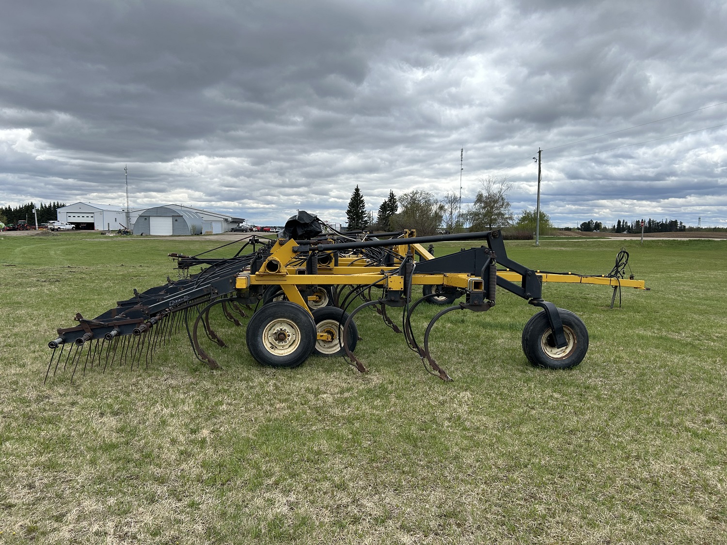 1994 Ezee-On 7450 Field Cultivator