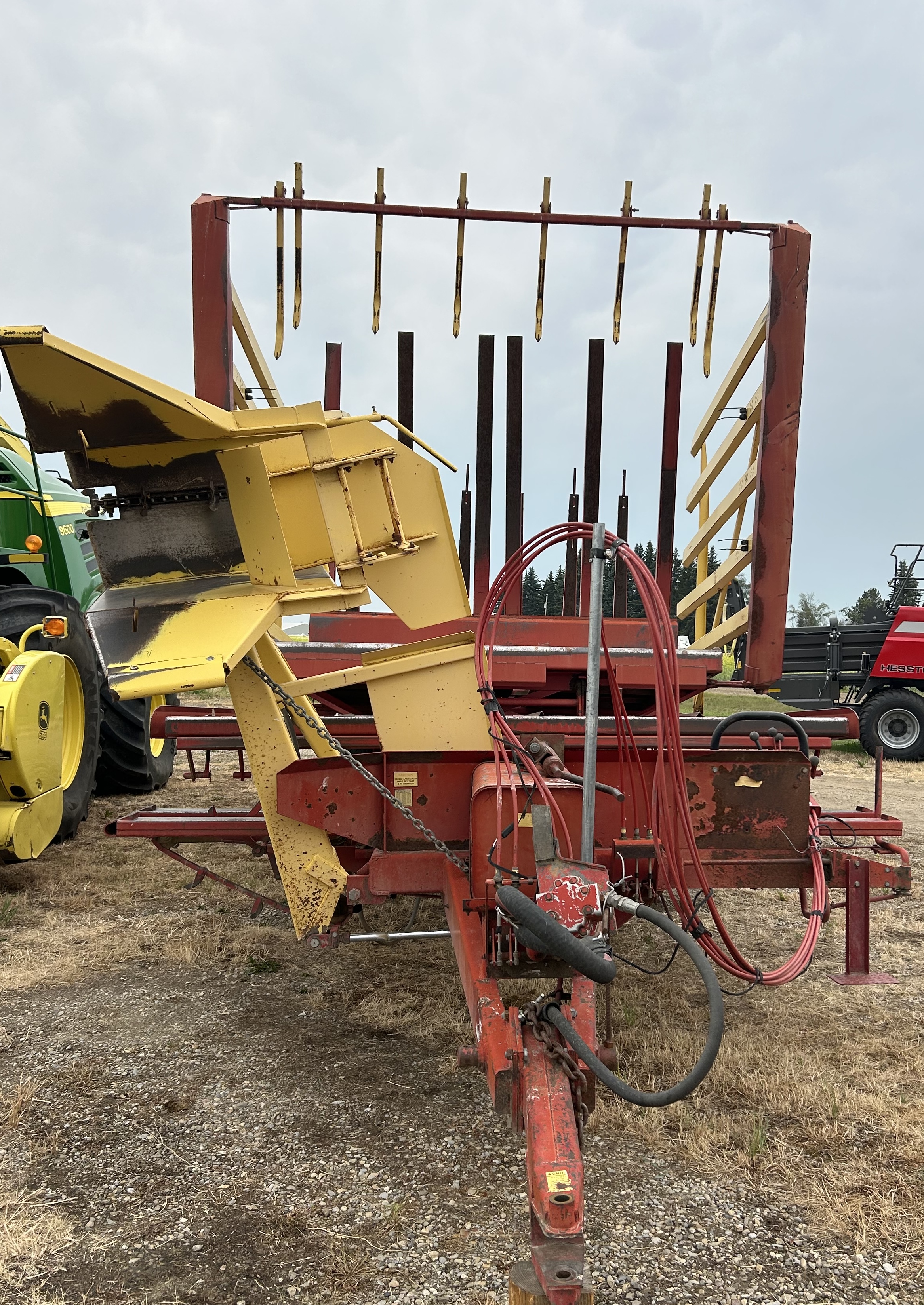 1982 New Holland 1063 Bale Wagon