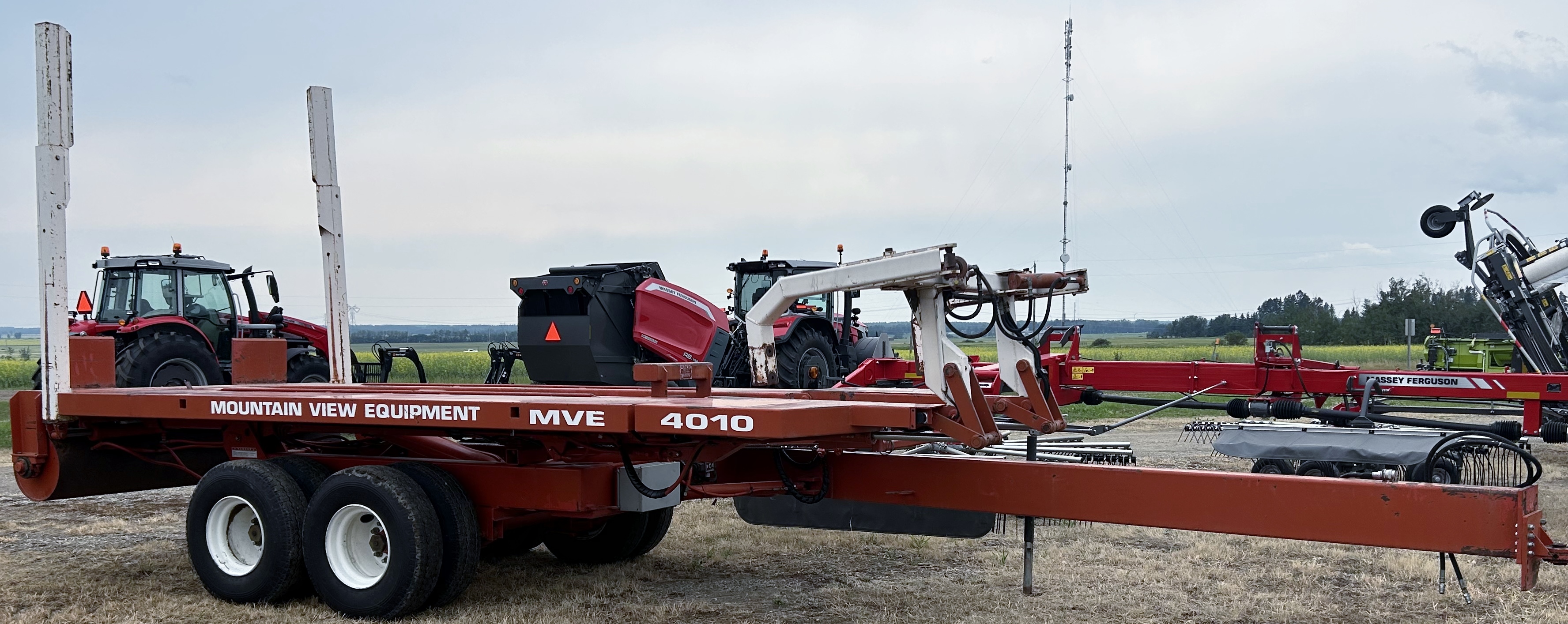 1998 New Holland 4010 Bale Wagon