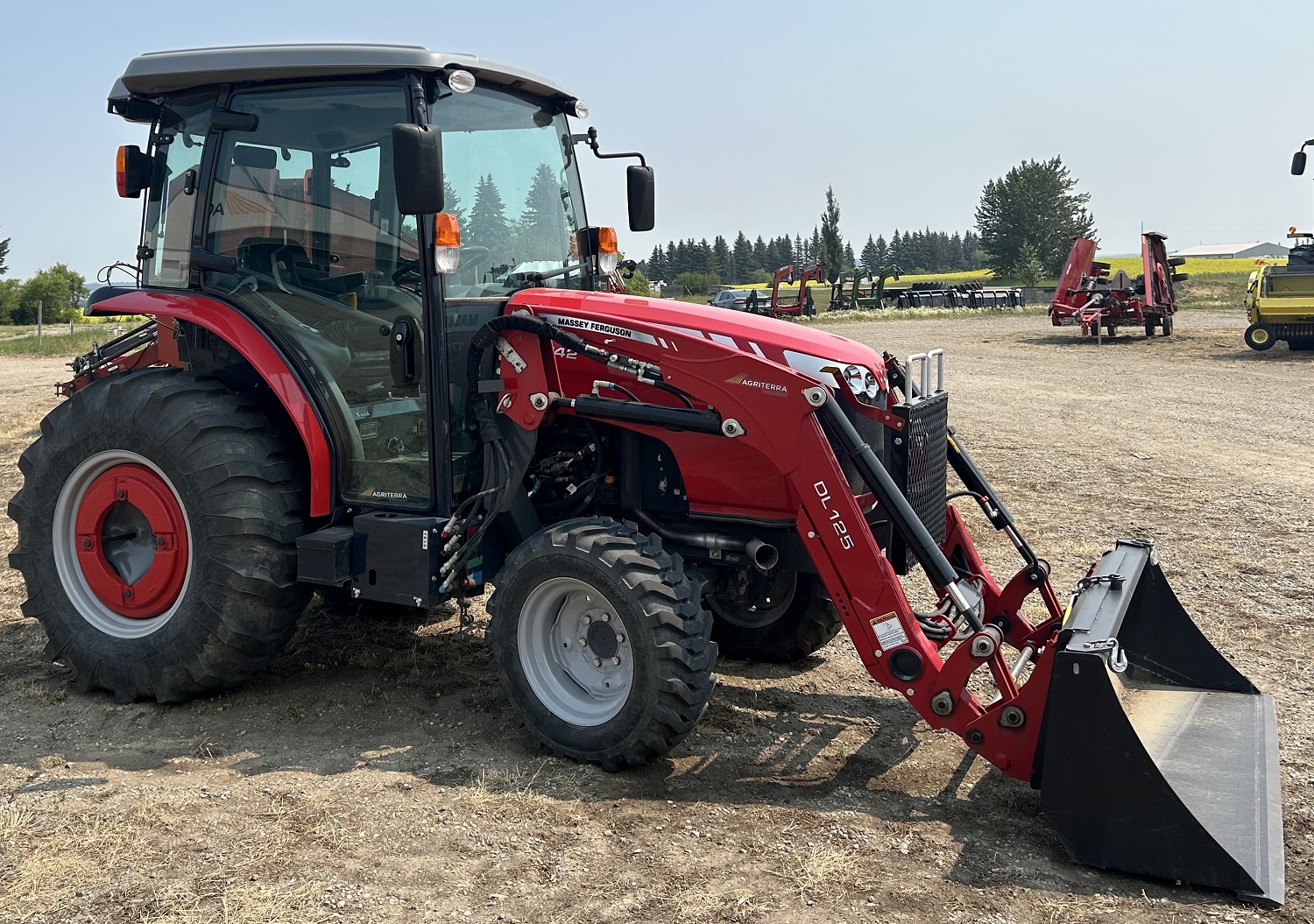 2017 Massey Ferguson 1742HL Tractor Compact