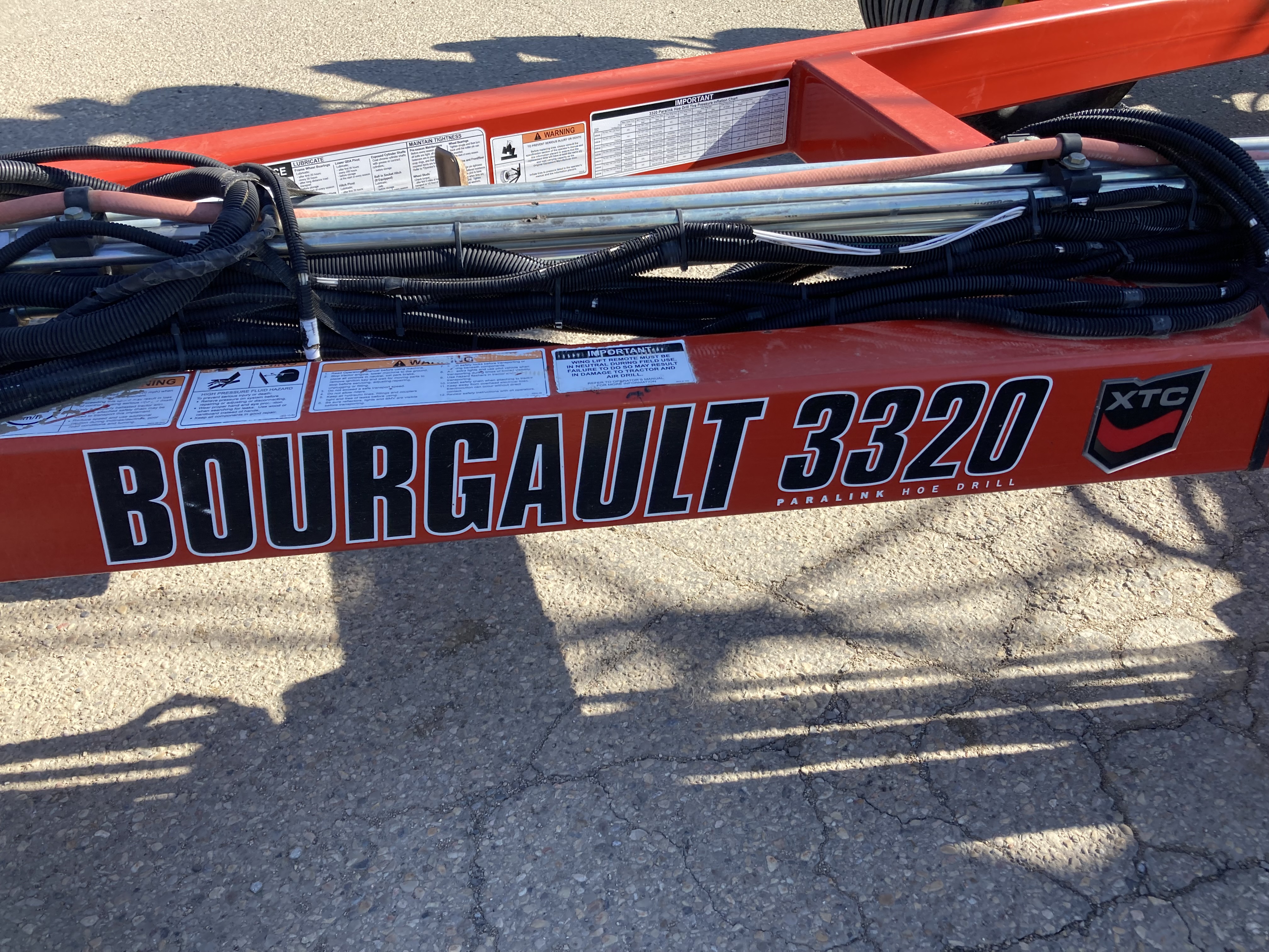 2014 Bourgault 3320 Air Drill