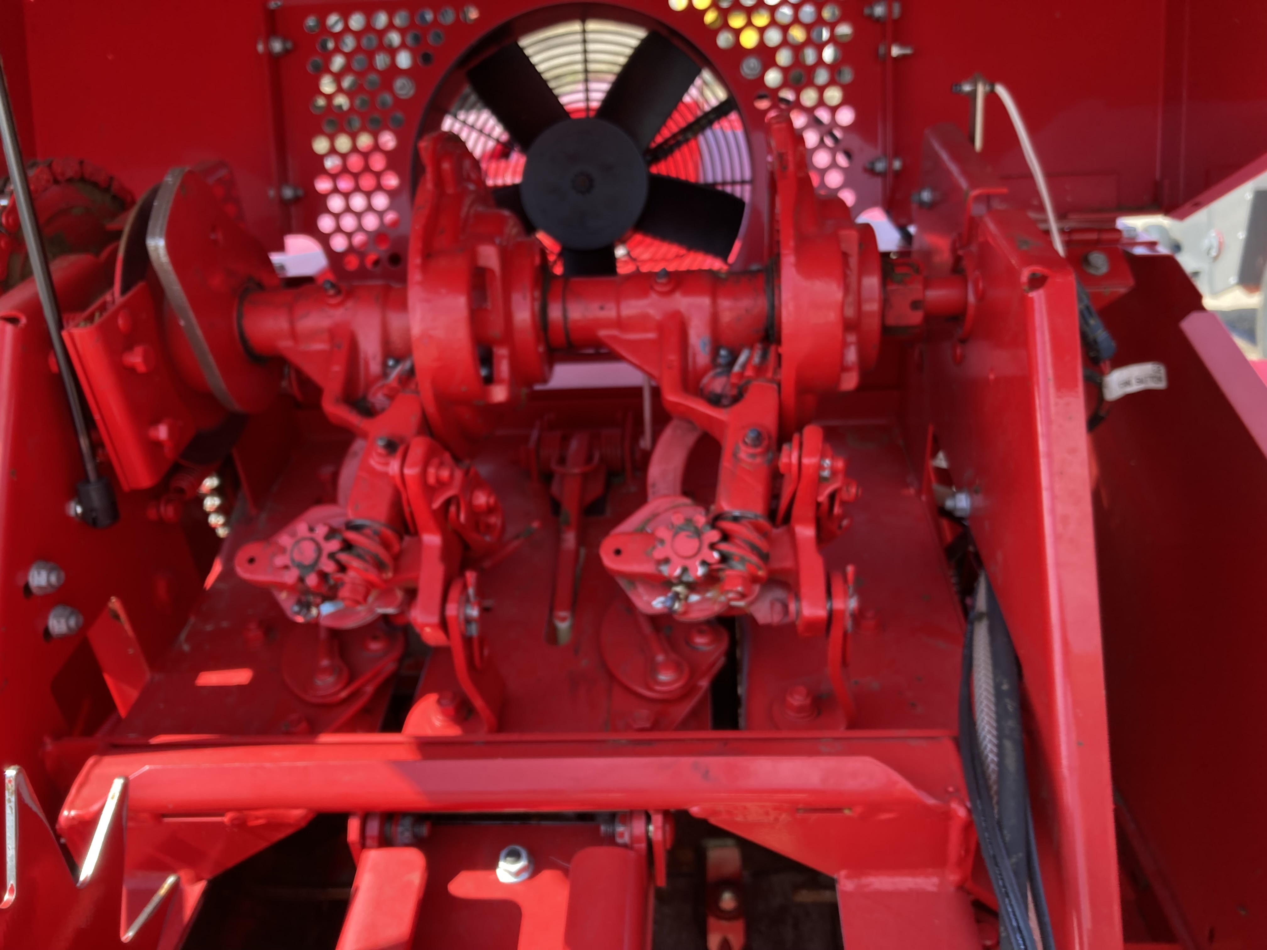 2014 Massey Ferguson 1840 Baler/Square