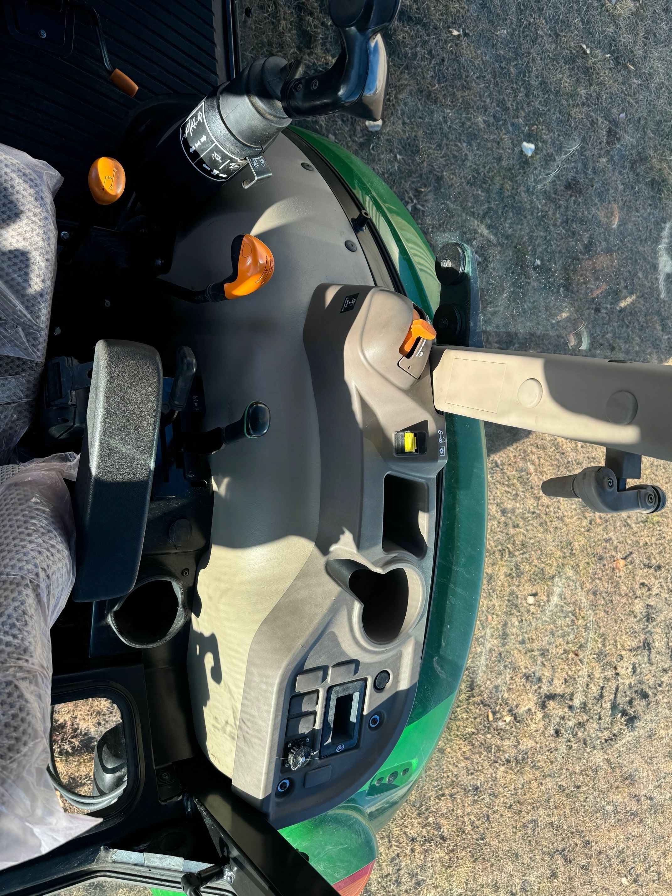 2019 John Deere 5075E Tractor