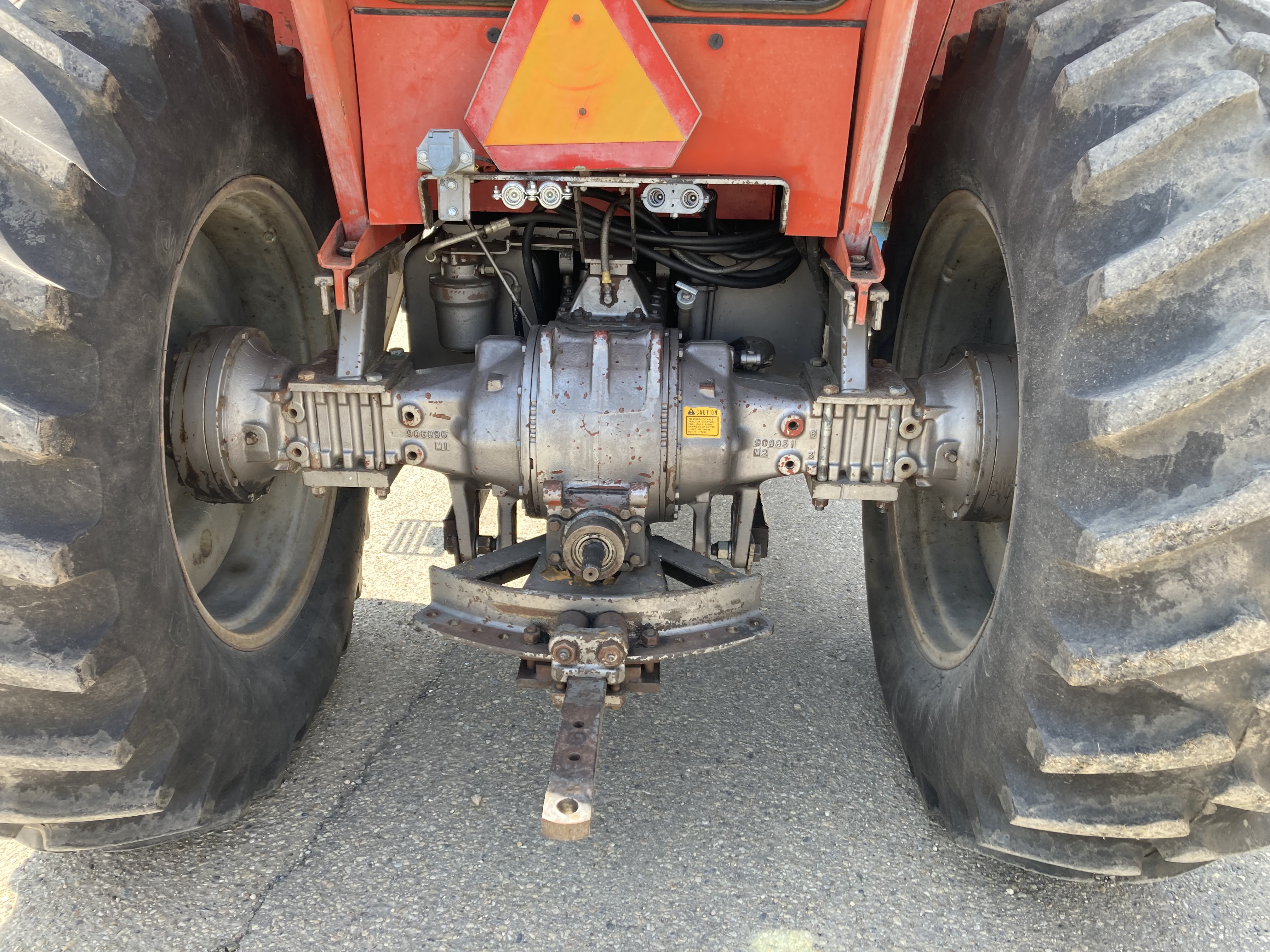1977 Massey Ferguson 1085 Tractor