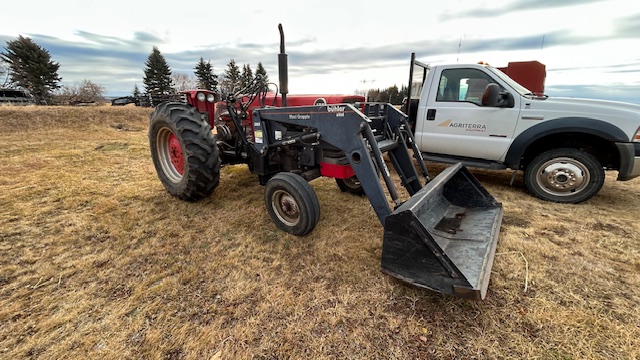 1967 Massey Ferguson 175 Tractor Loader