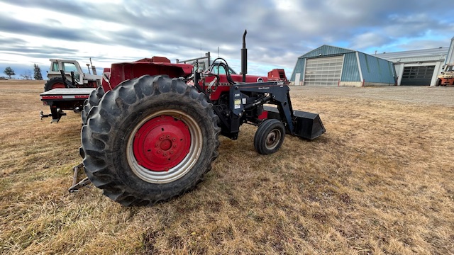 1967 Massey Ferguson 175 Tractor Loader