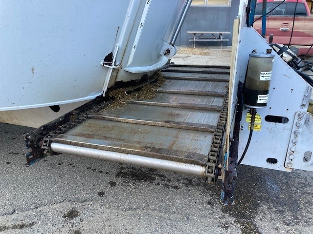 2012 Penta 1000-20SD Vertical Feed Mixer