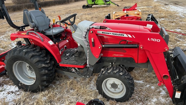 2012 Massey Ferguson 1532HL Tractor Compact