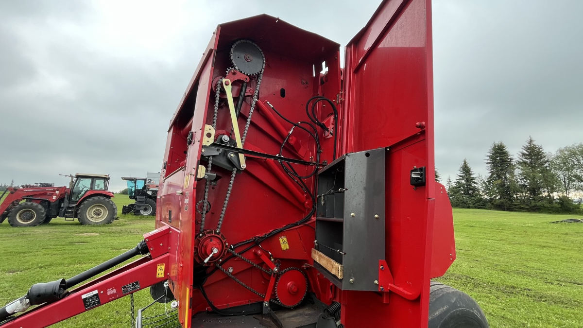 2011 Massey Ferguson 2856A Baler/Round