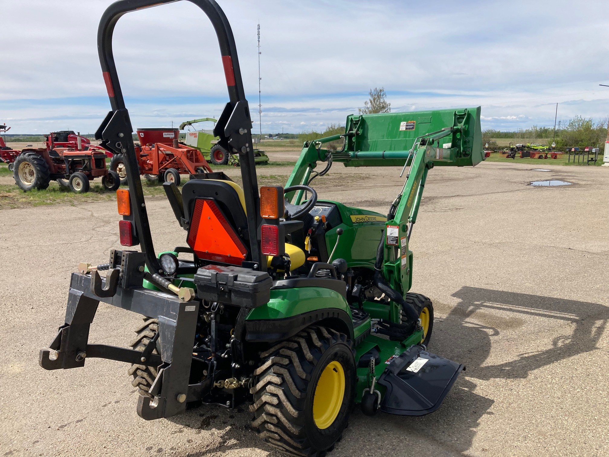 2014 John Deere 1025R Tractor