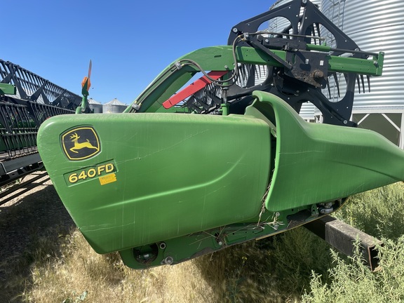 2017 John Deere 640FD Header Combine