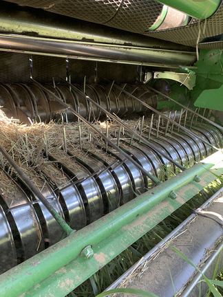 2017 John Deere 569 Baler/Round