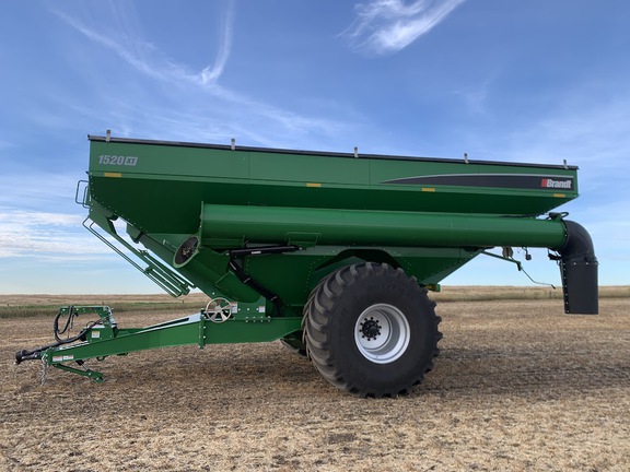 2022 Brandt 1520XT Grain Cart