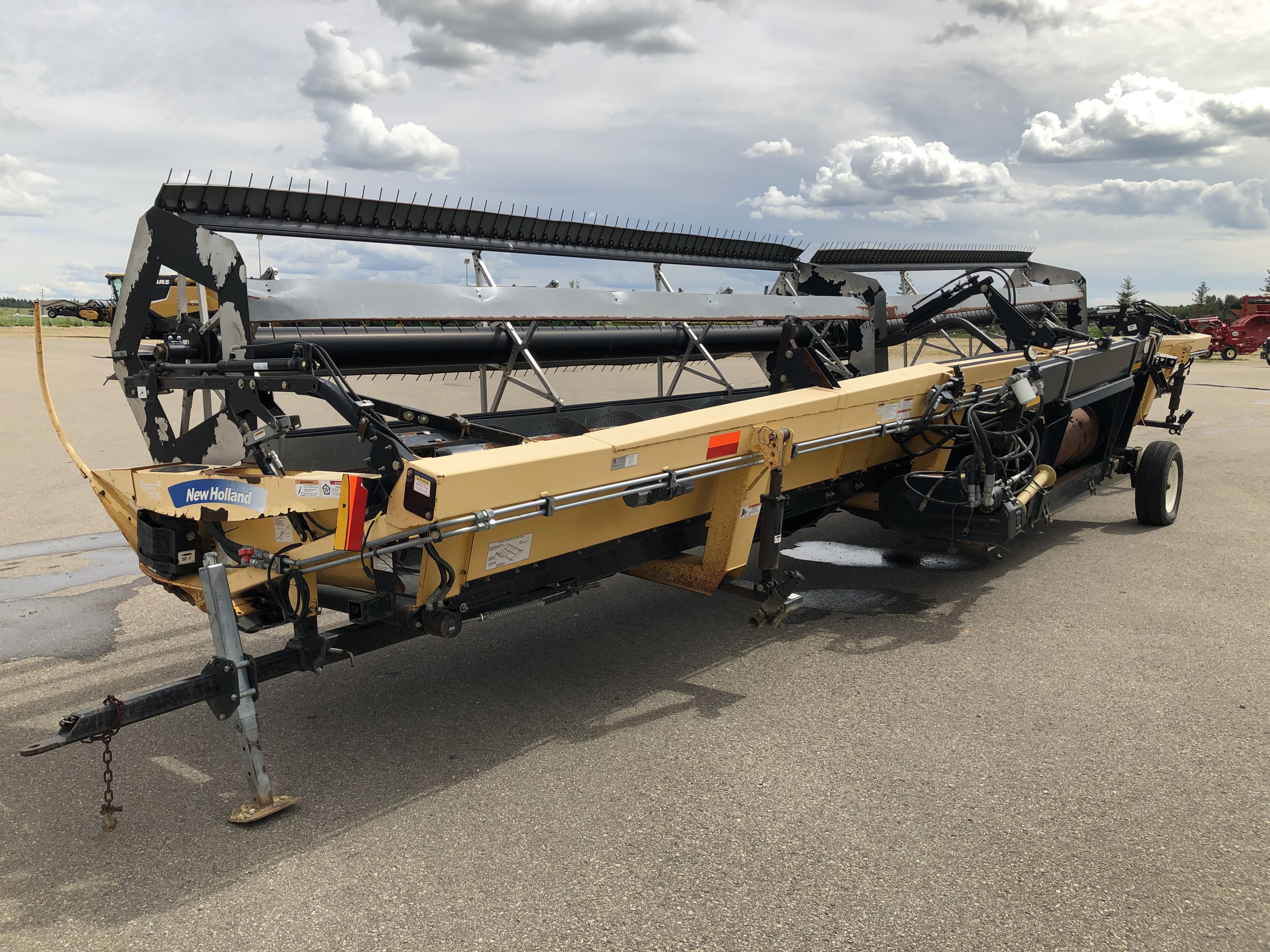 2009 New Holland 94C-36 Header Combine