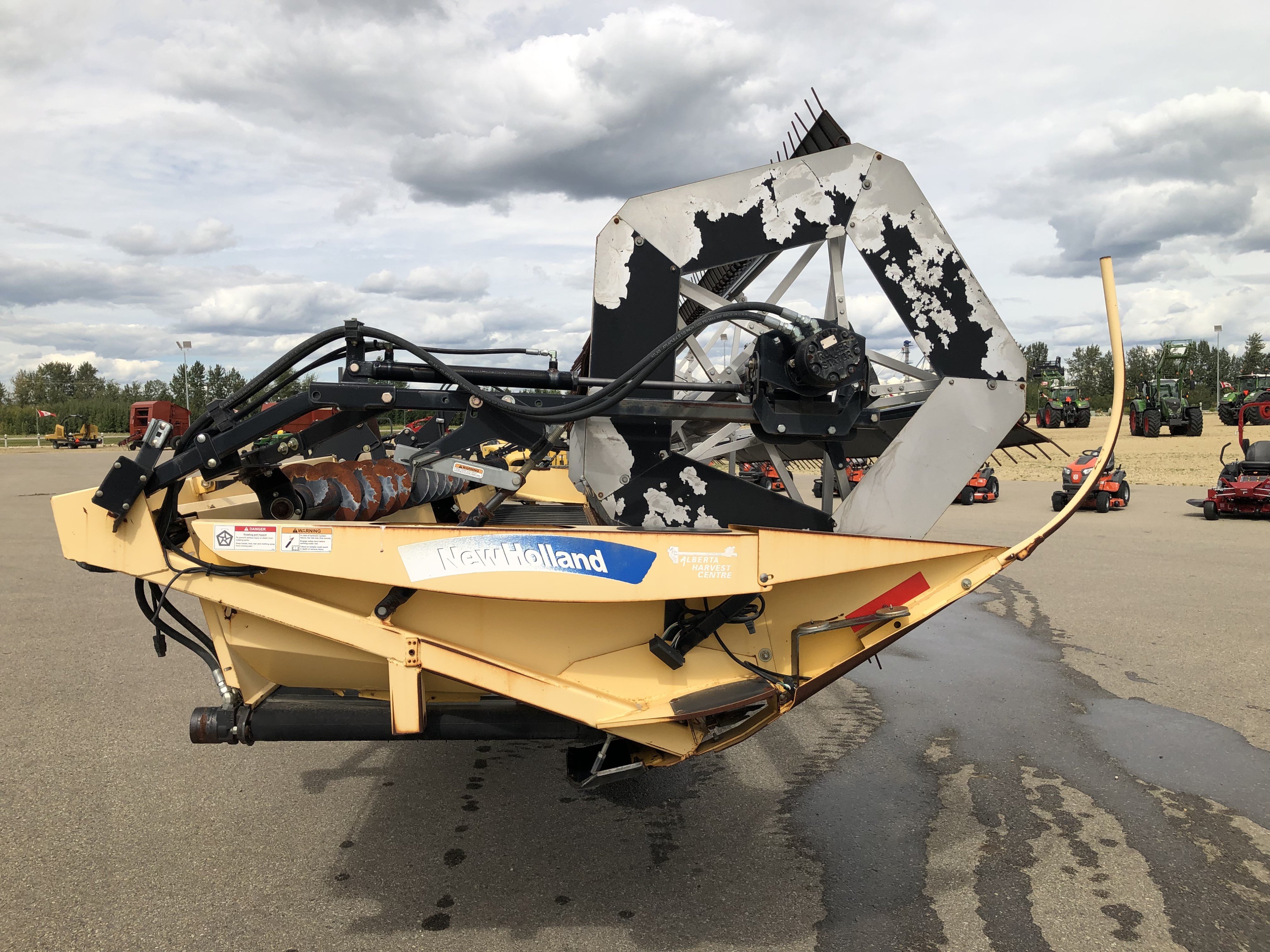 2009 New Holland 94C-36 Header Combine