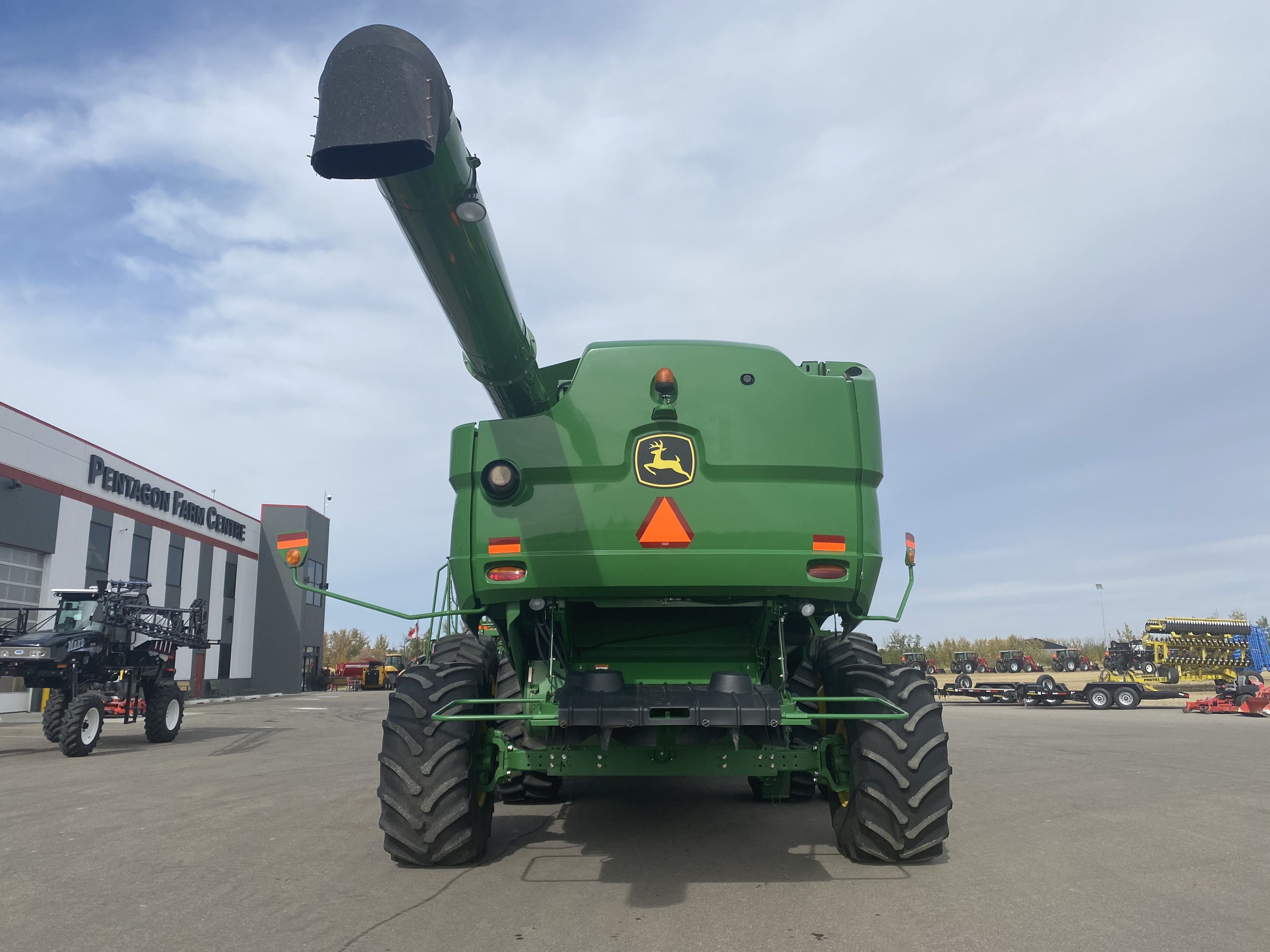 2013 John Deere S690 Combine