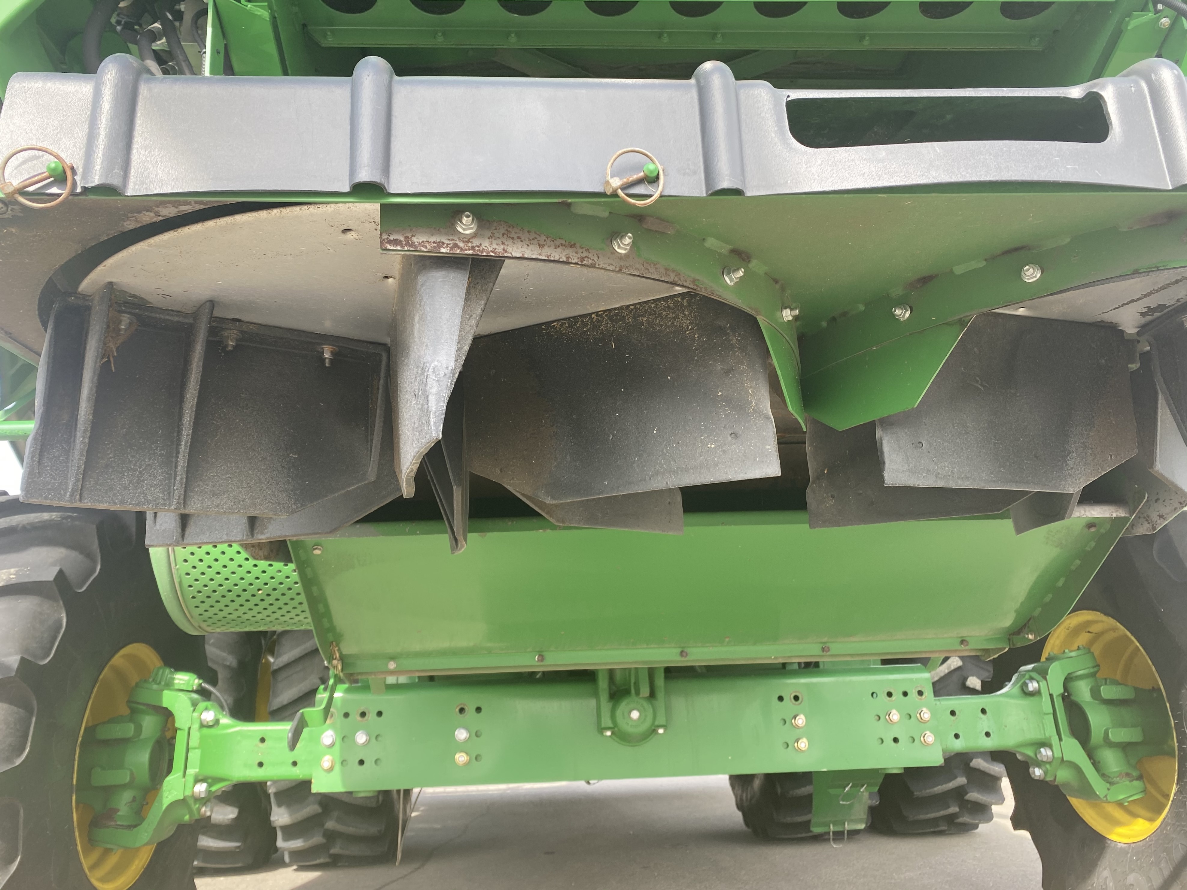 2013 John Deere S690 Combine