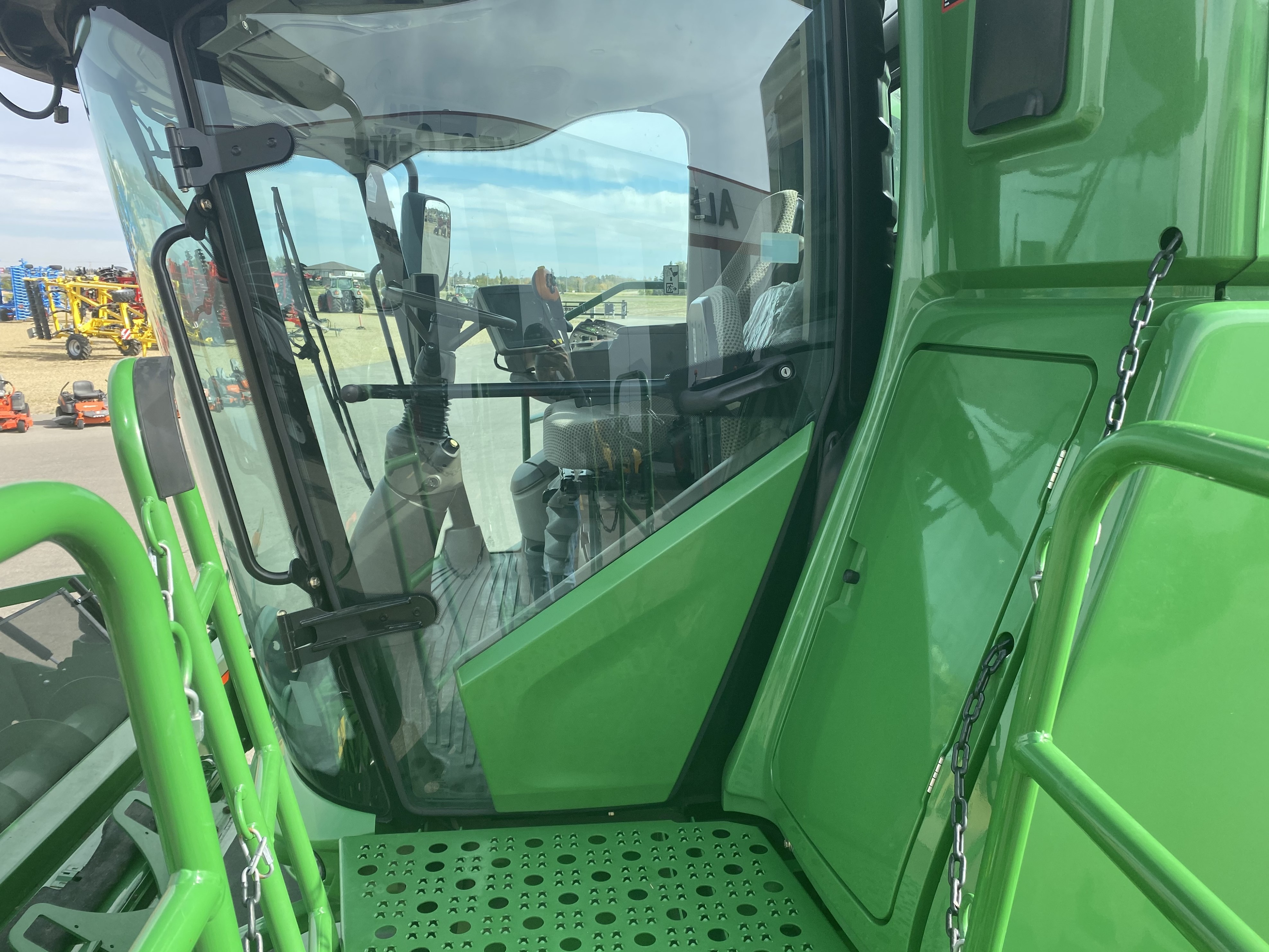 2013 John Deere S690 Combine