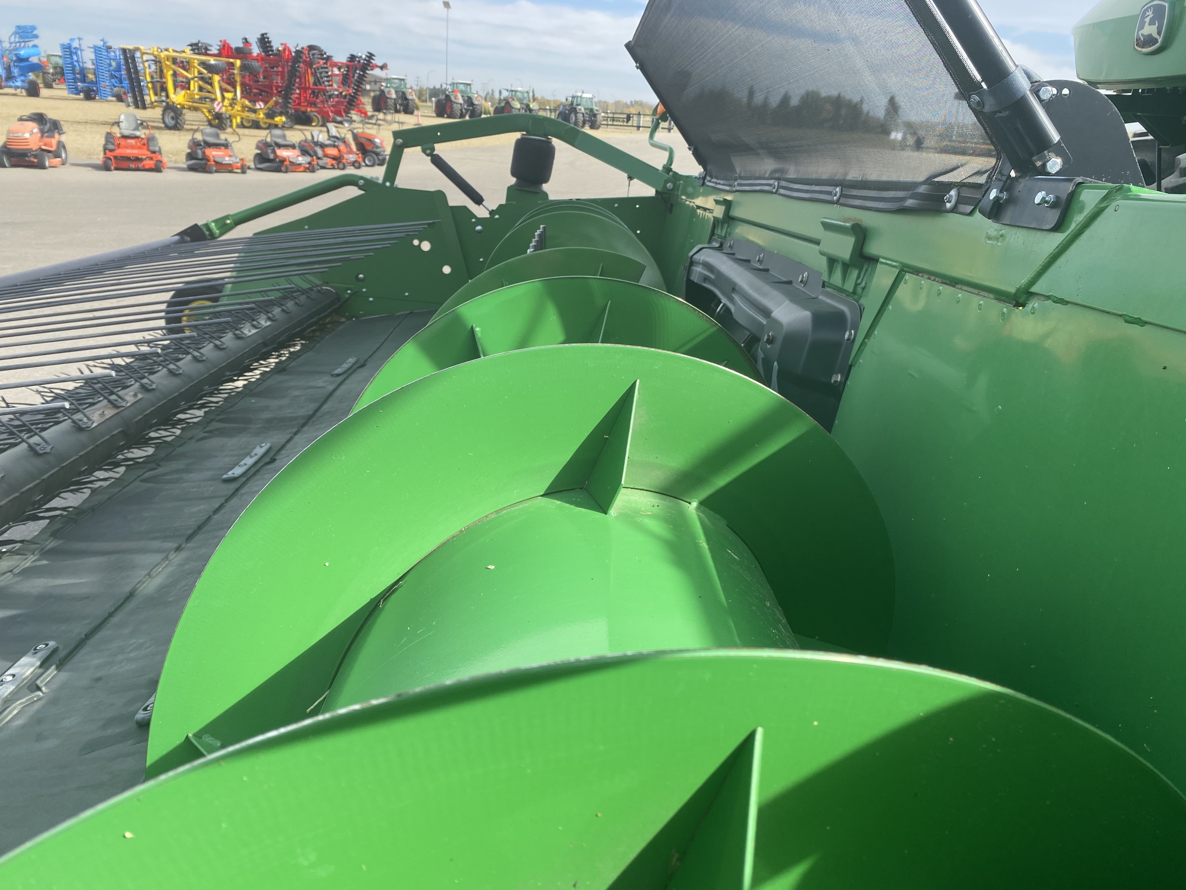 2013 John Deere S690 Combine