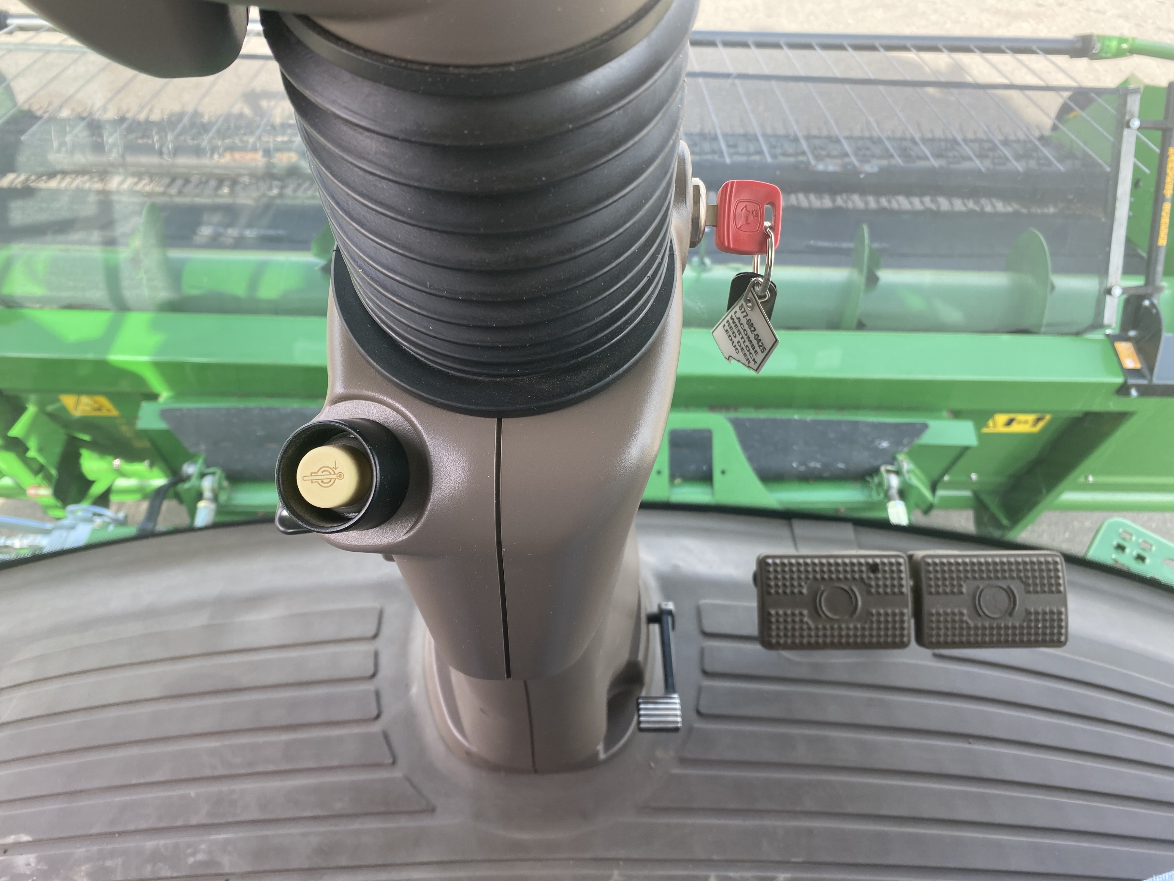 2013 John Deere S690 Combine