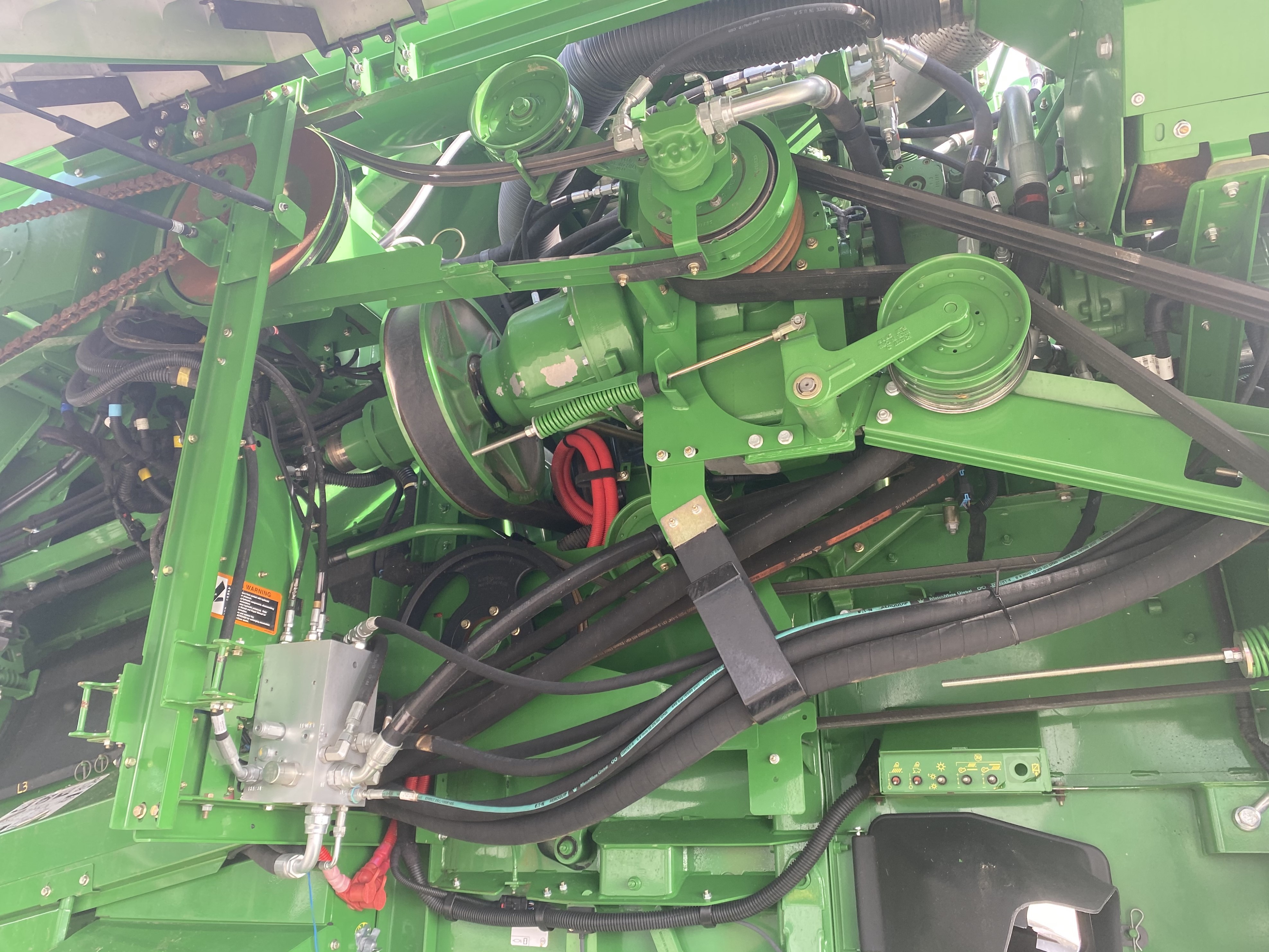 2013 John Deere S690 Combine