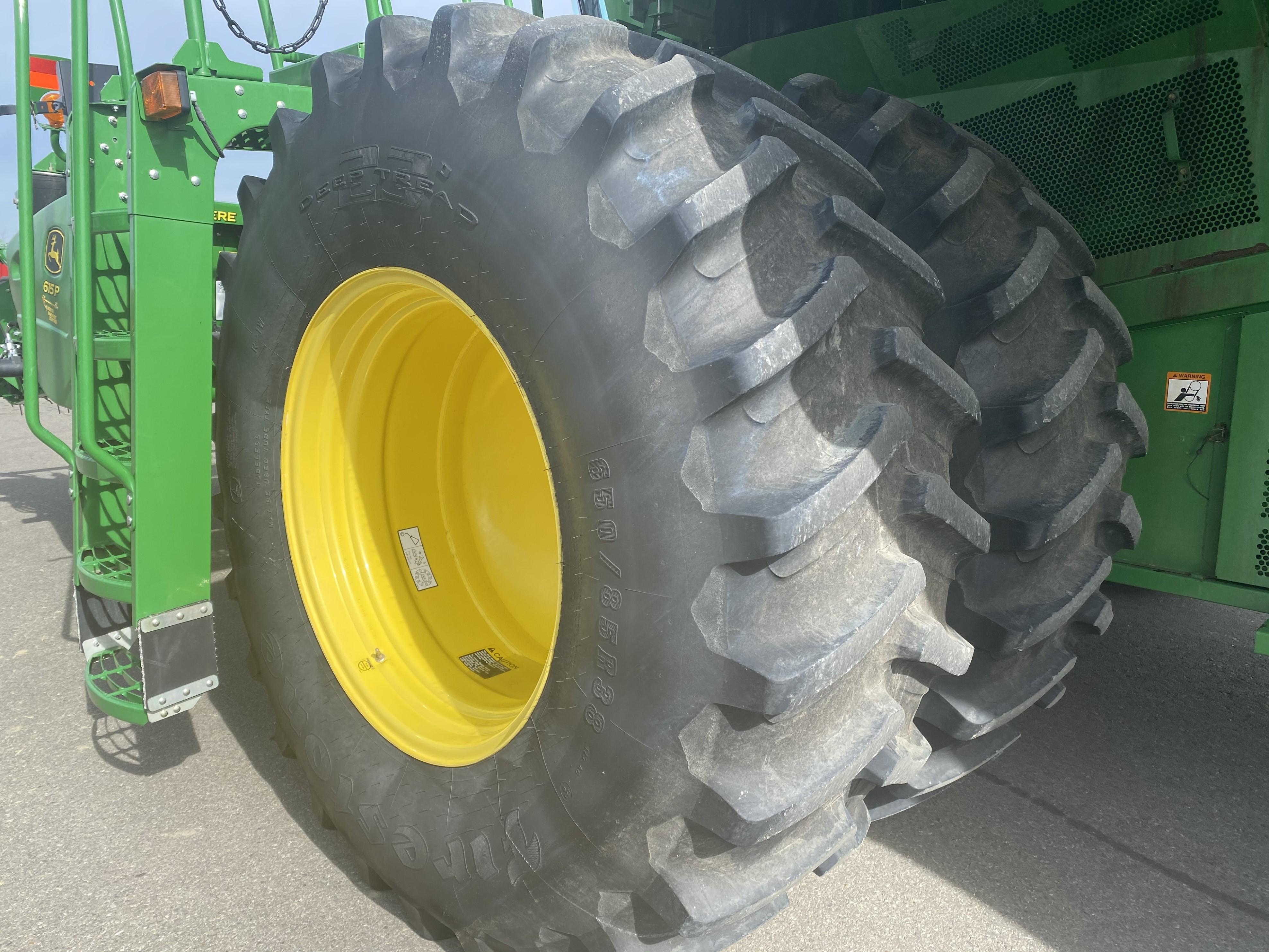 2013 John Deere S690 Combine