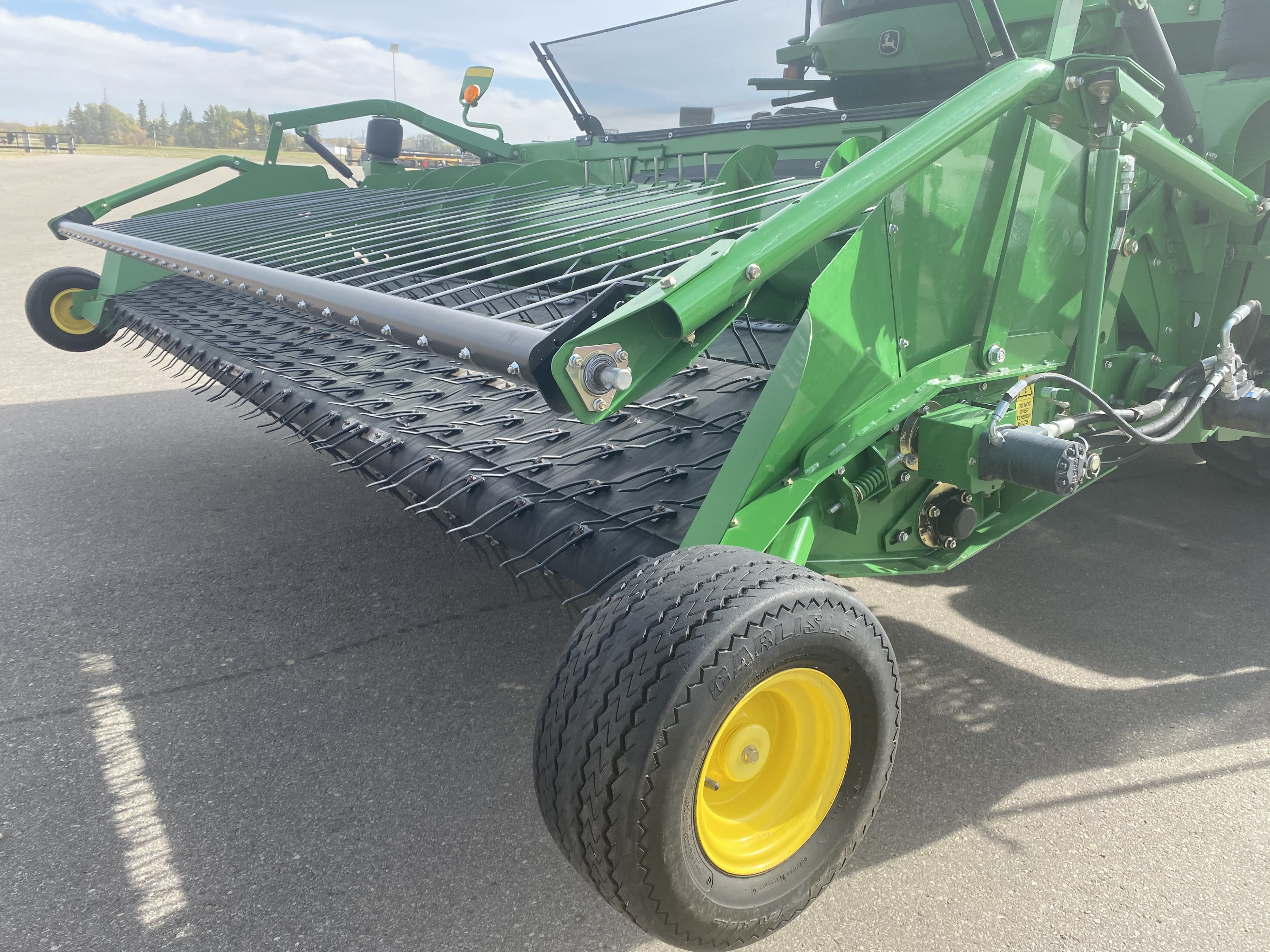 2013 John Deere S690 Combine