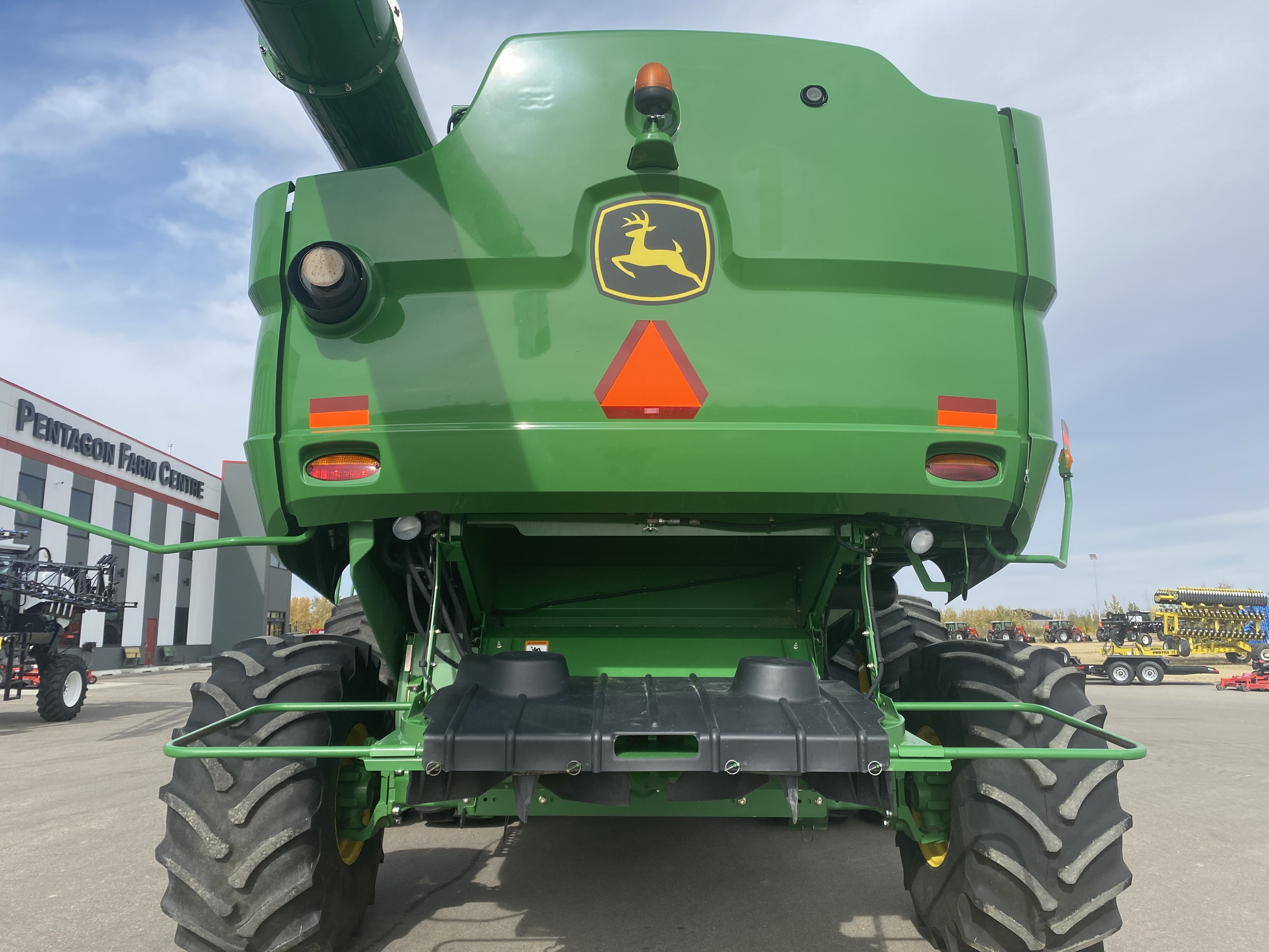 2013 John Deere S690 Combine