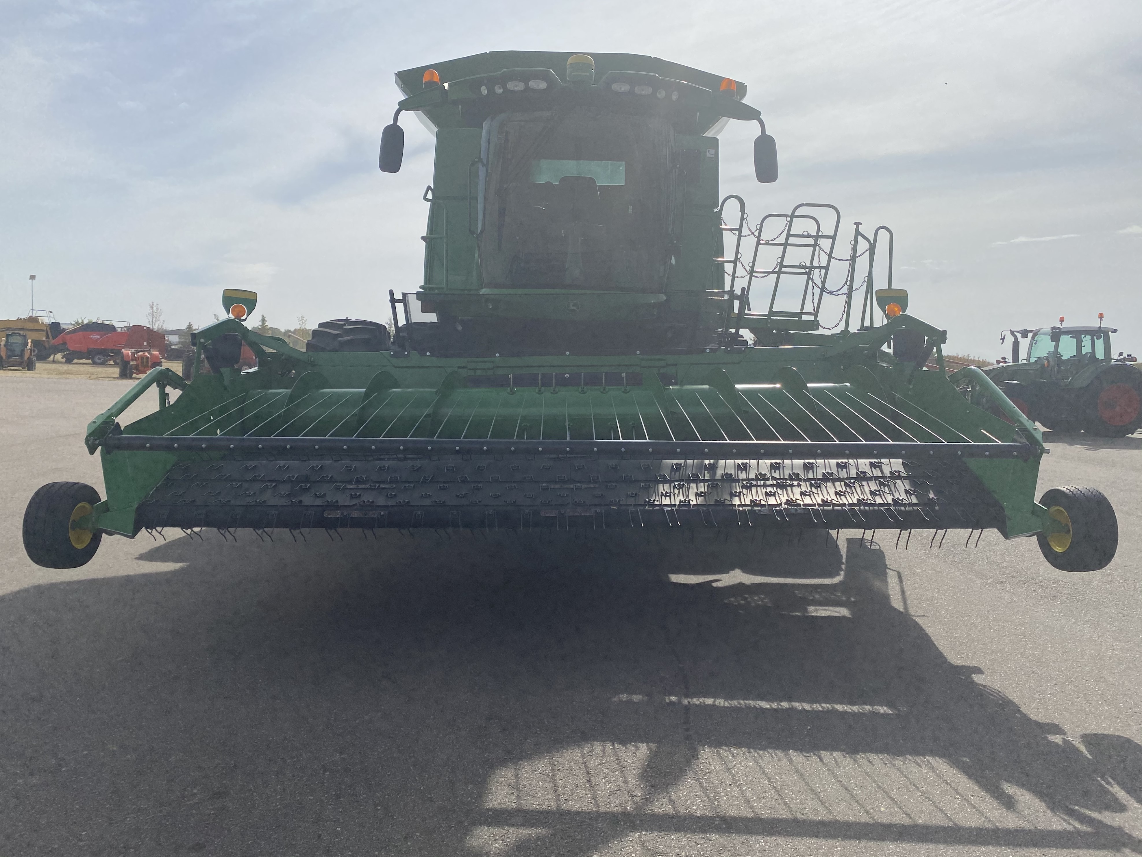 2013 John Deere S690 Combine
