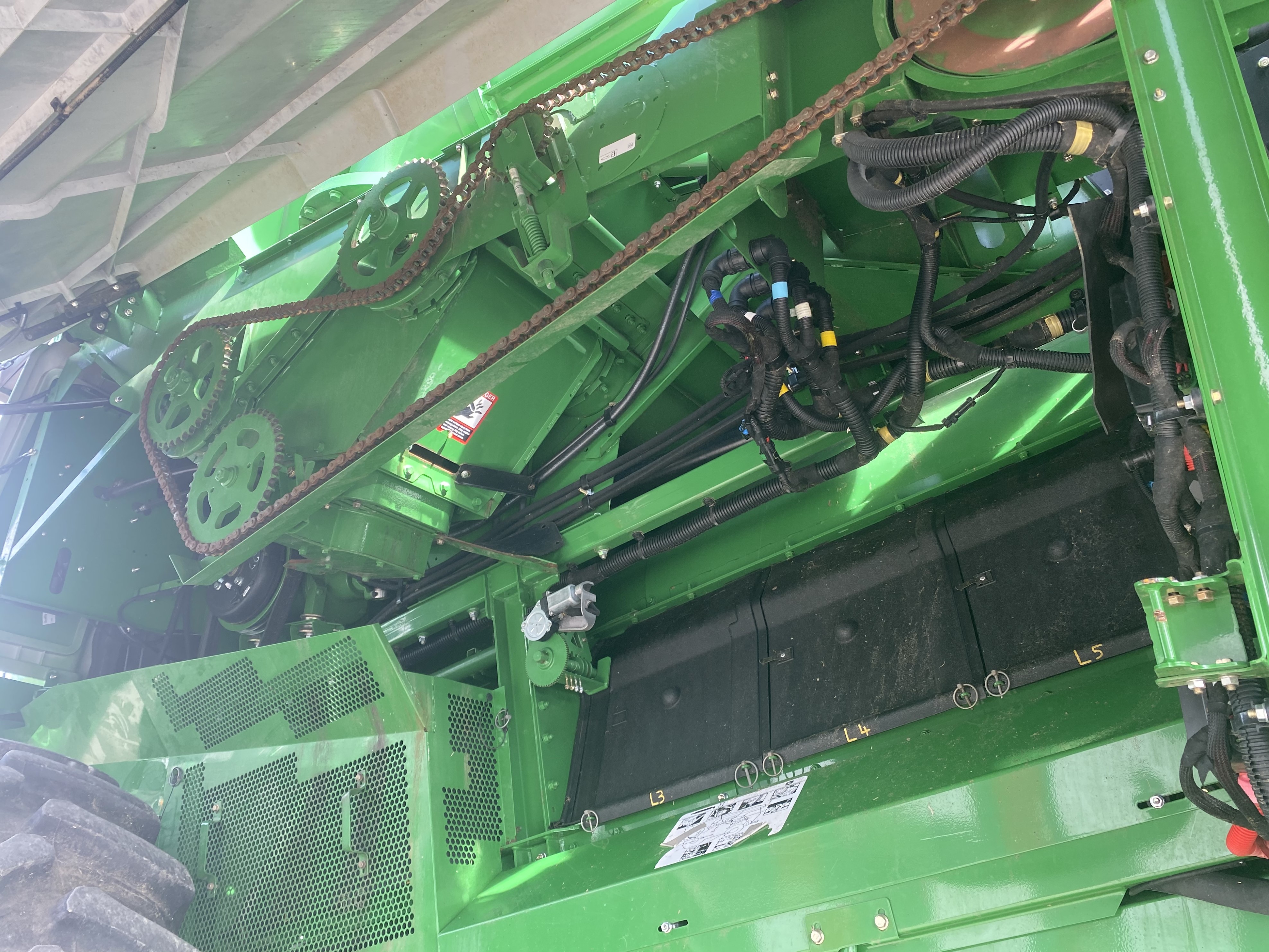 2013 John Deere S690 Combine