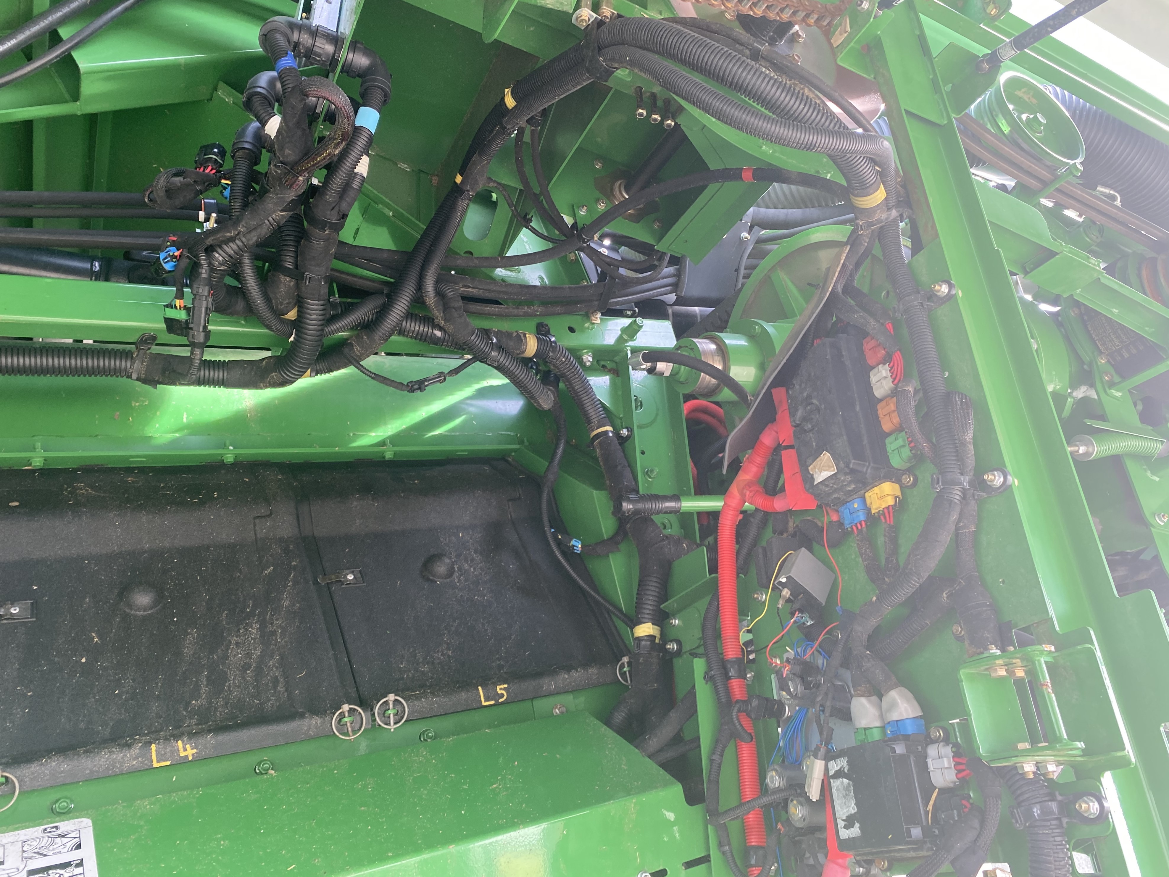 2013 John Deere S690 Combine