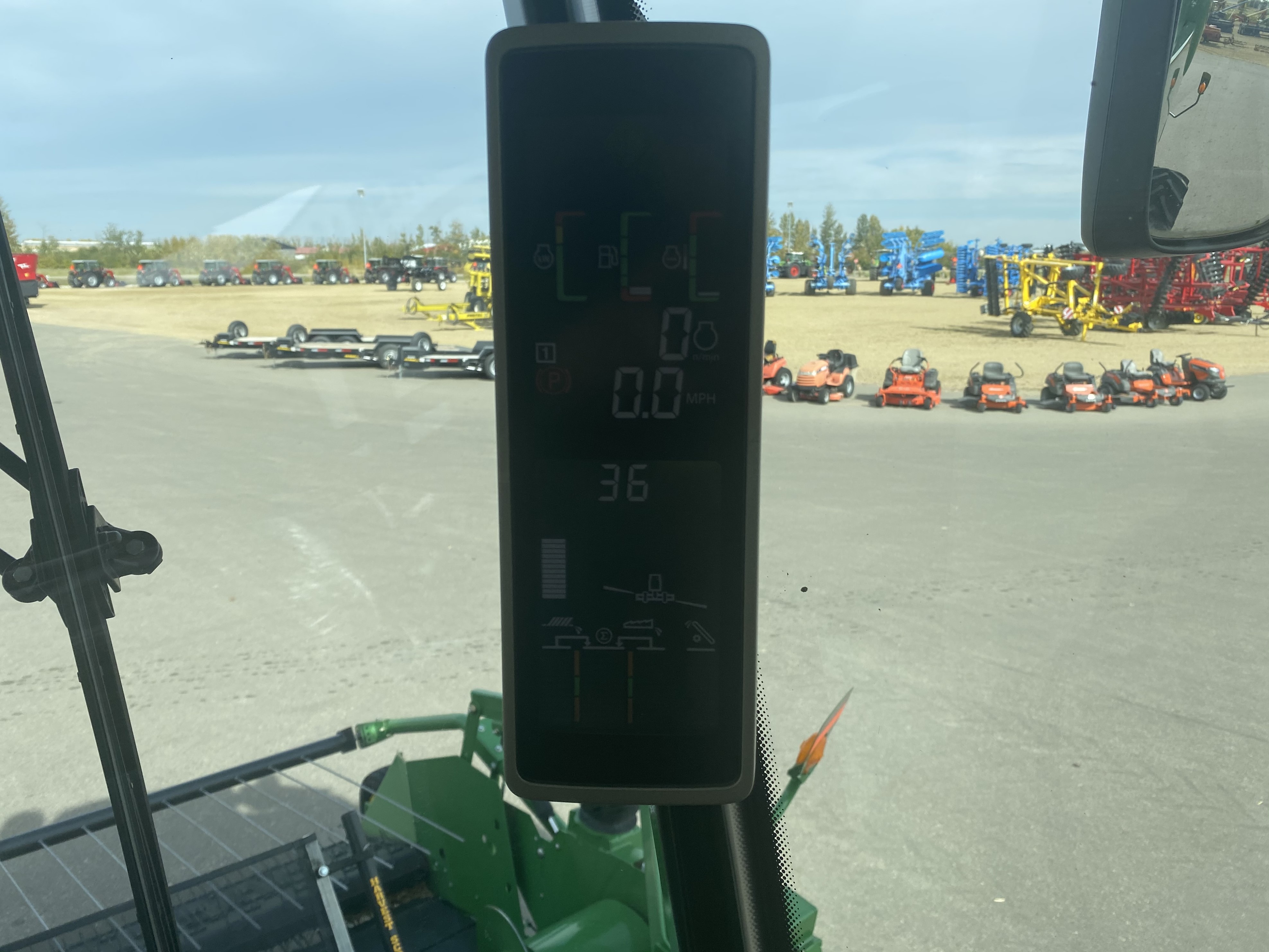 2013 John Deere S690 Combine