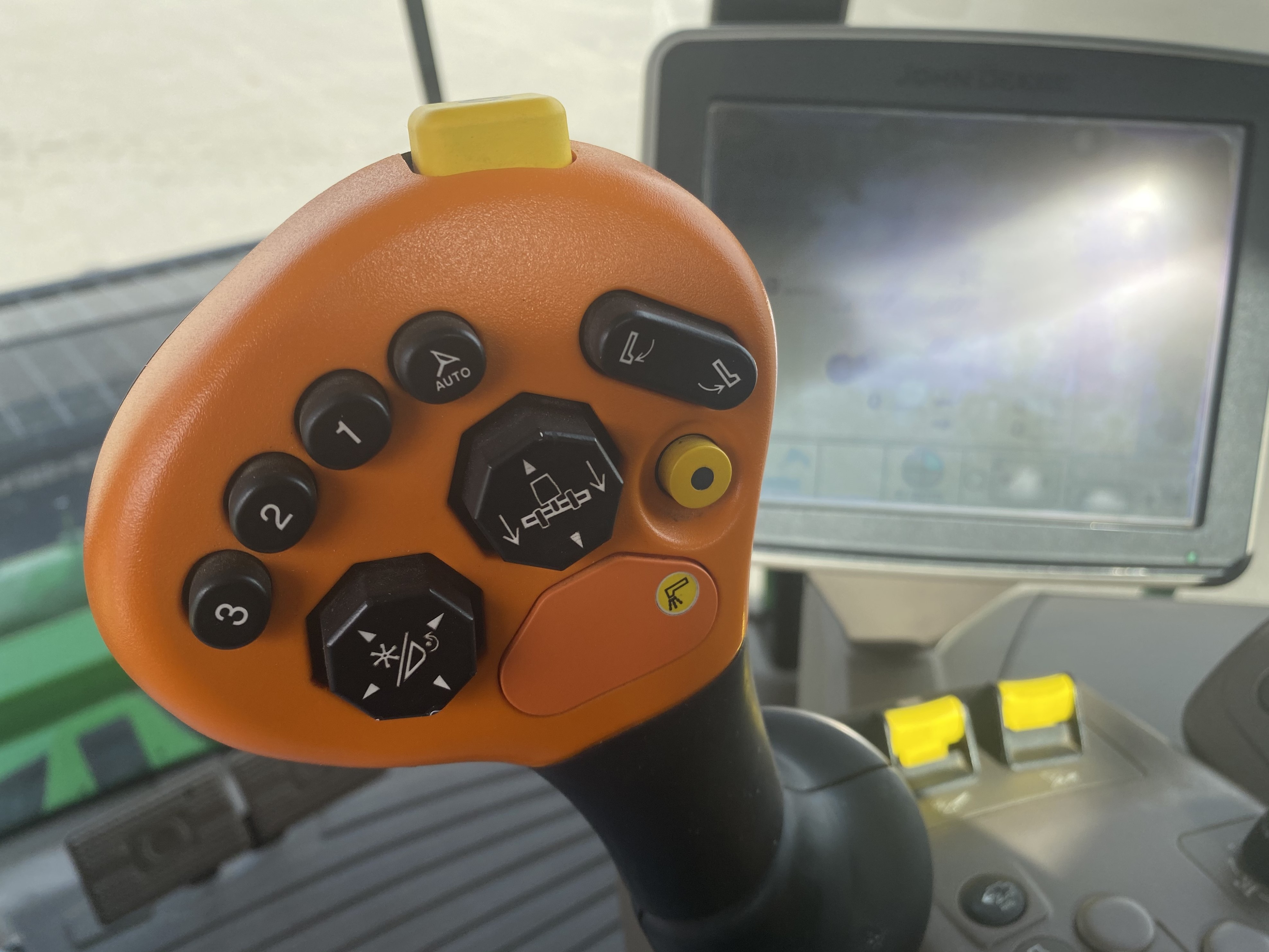 2013 John Deere S690 Combine