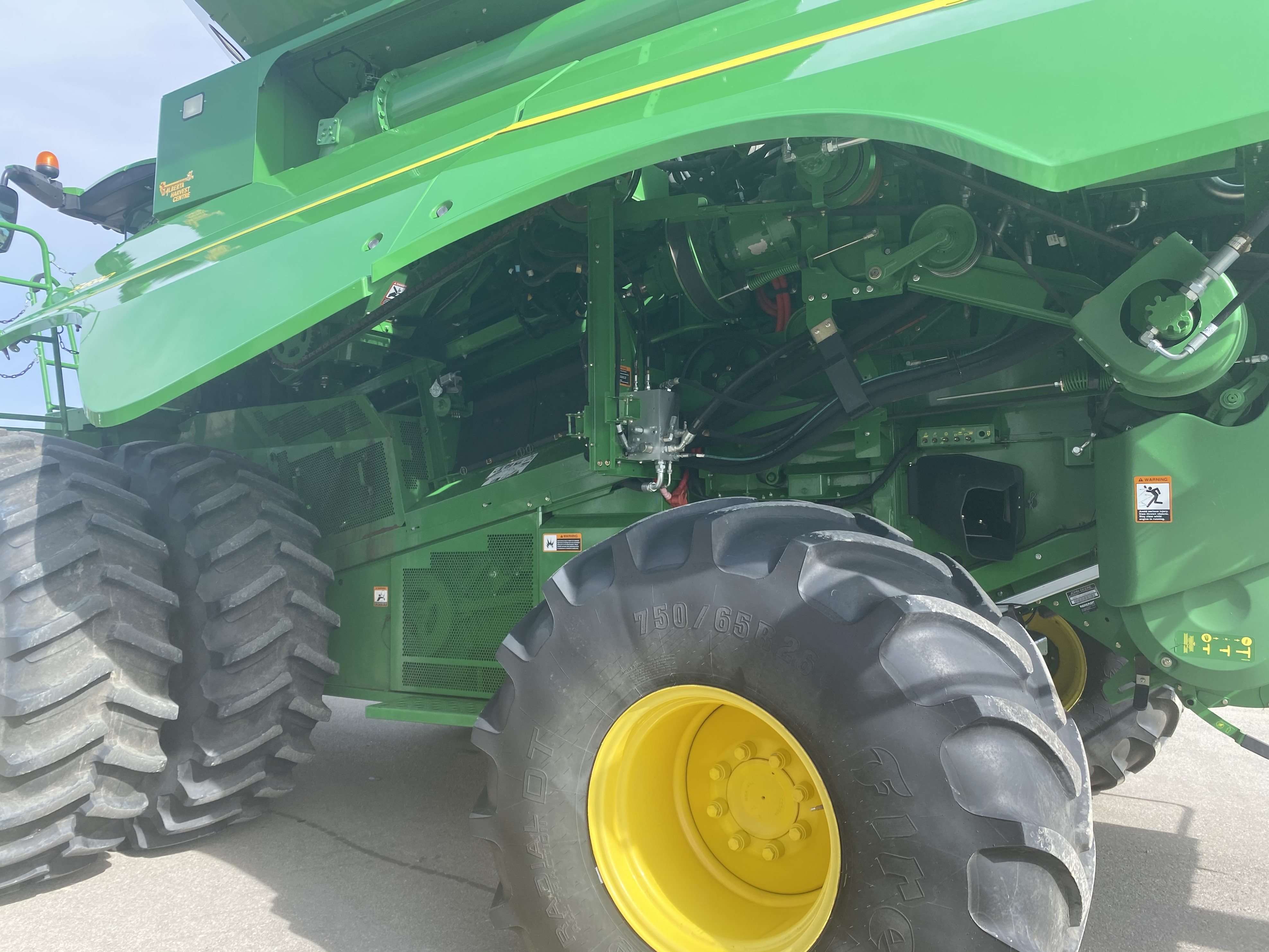 2013 John Deere S690 Combine