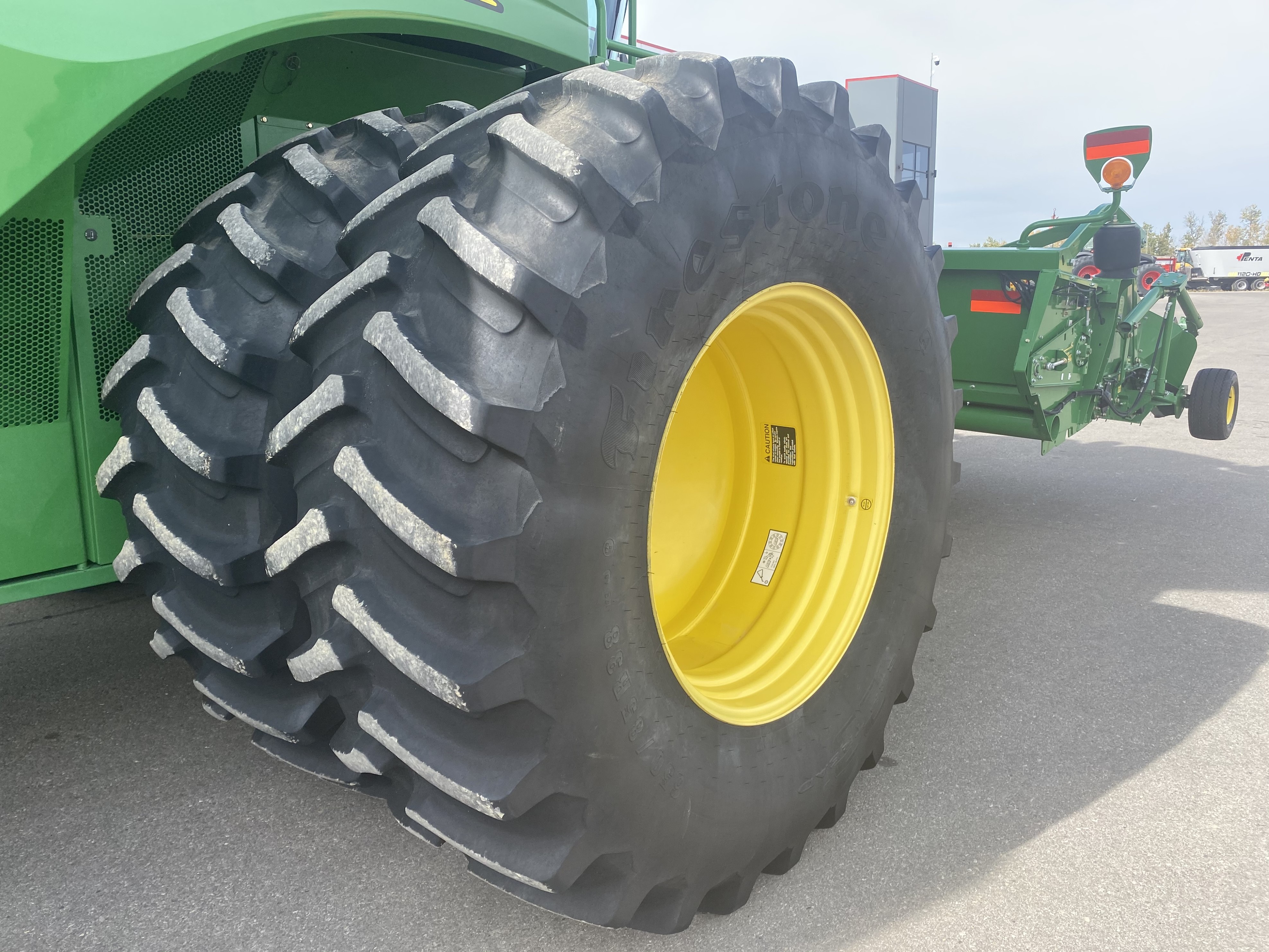 2013 John Deere S690 Combine