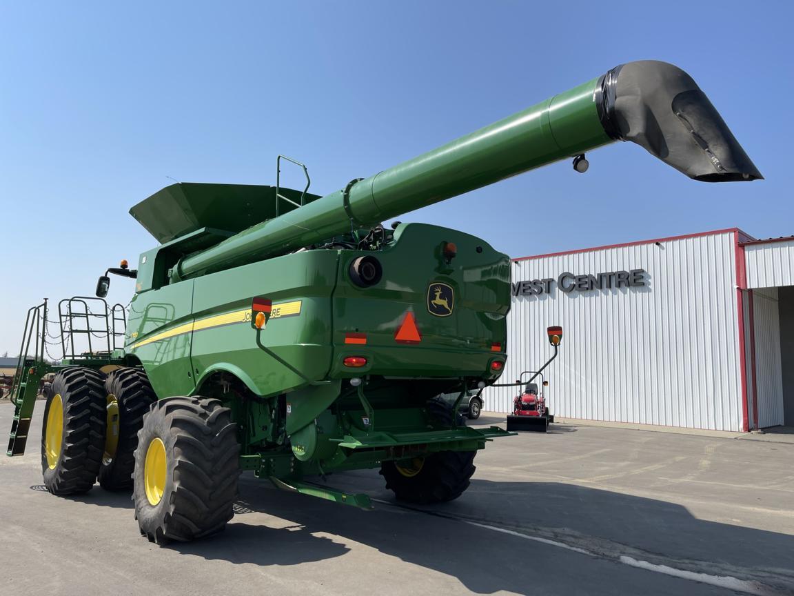 2014 John Deere S680 Combine